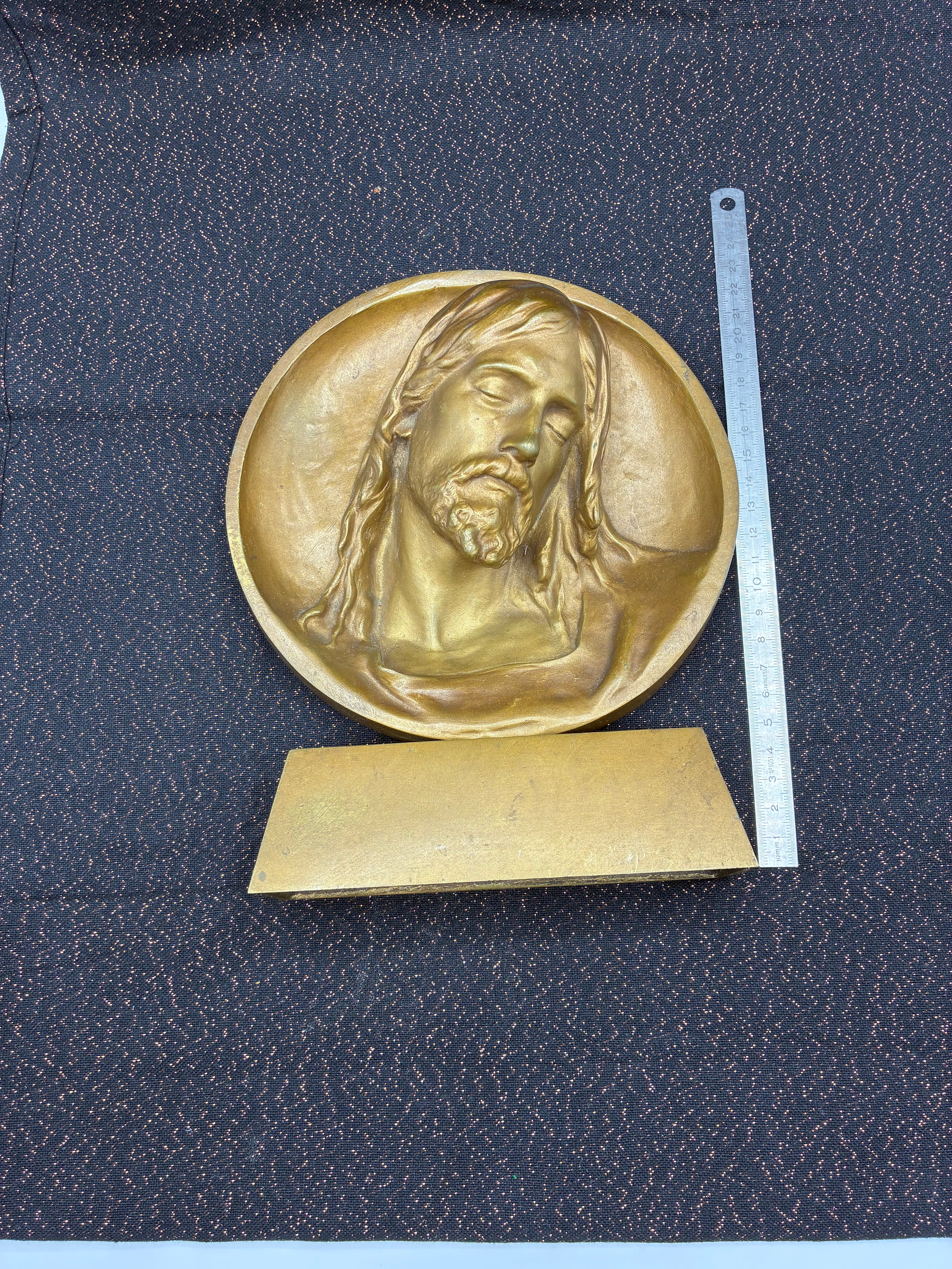 Sculpture en forme de médaillon – Christ en bronze signé Susse Frères Éditeurs, Paris