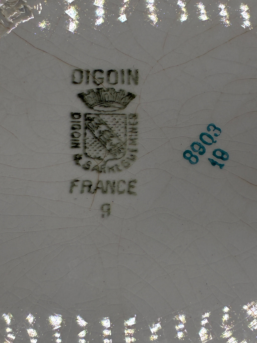 Estampille Digoin Sarreguemines France au revers du plat