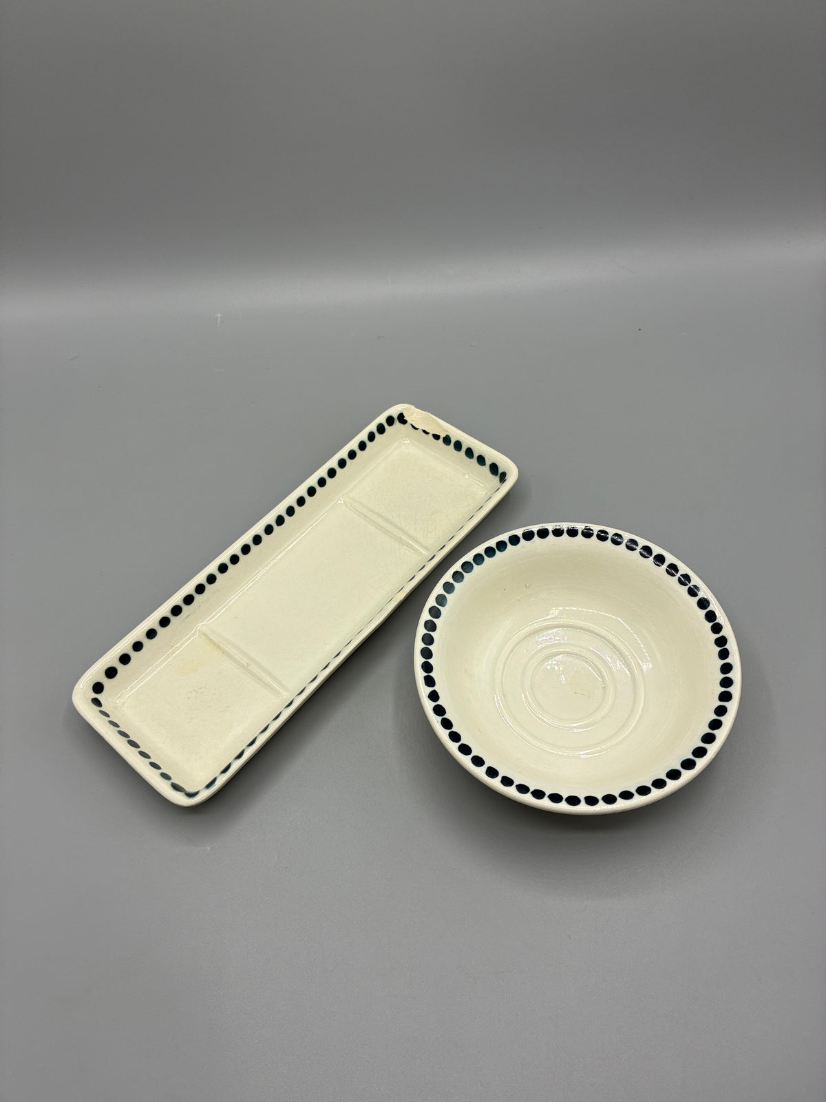 Porte-savon et coupelle vintage en céramique ivoire à pois bleu nuit