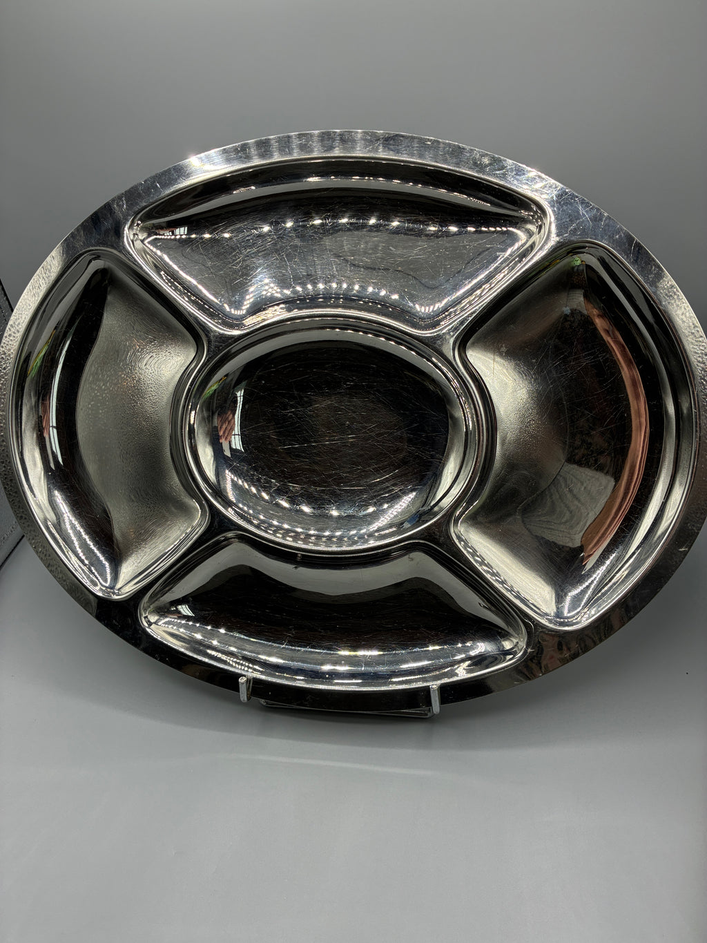 Mesure de la longueur du plat ovale à cinq compartiments