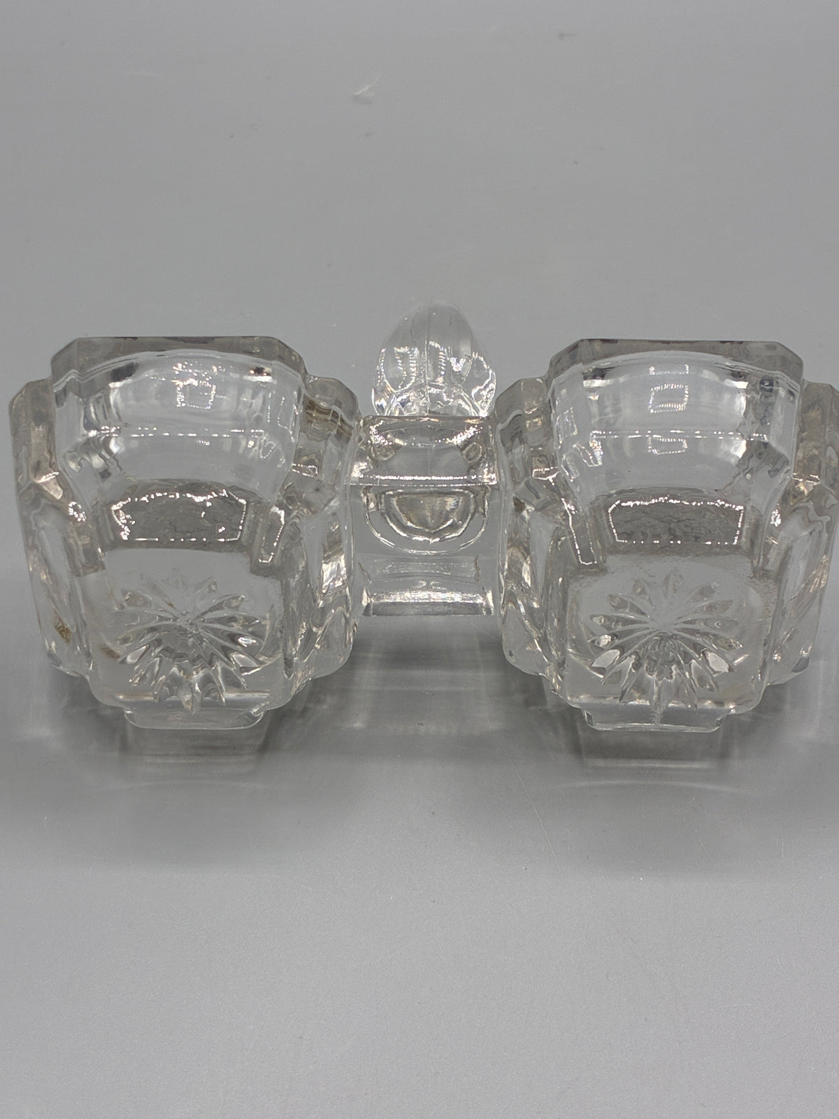 Mesure de la longueur du double saleron en verre