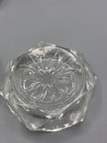 Ensemble de quatre salerons anciens octogonaux en verre facetté à fond étoilé