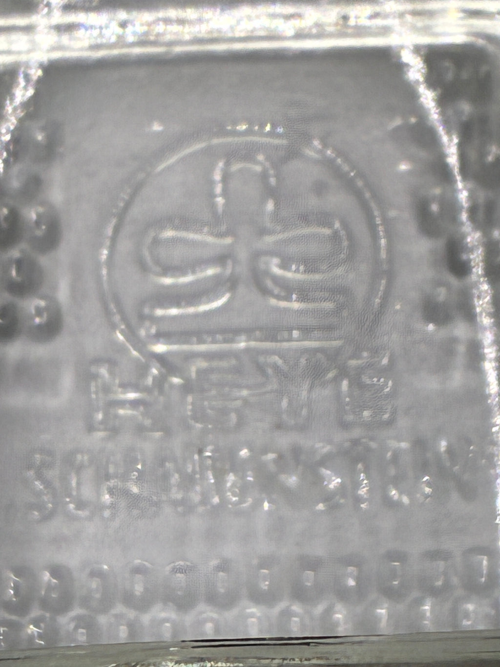 Ensemble de trois tiroirs en verre moulé, vue intérieure
