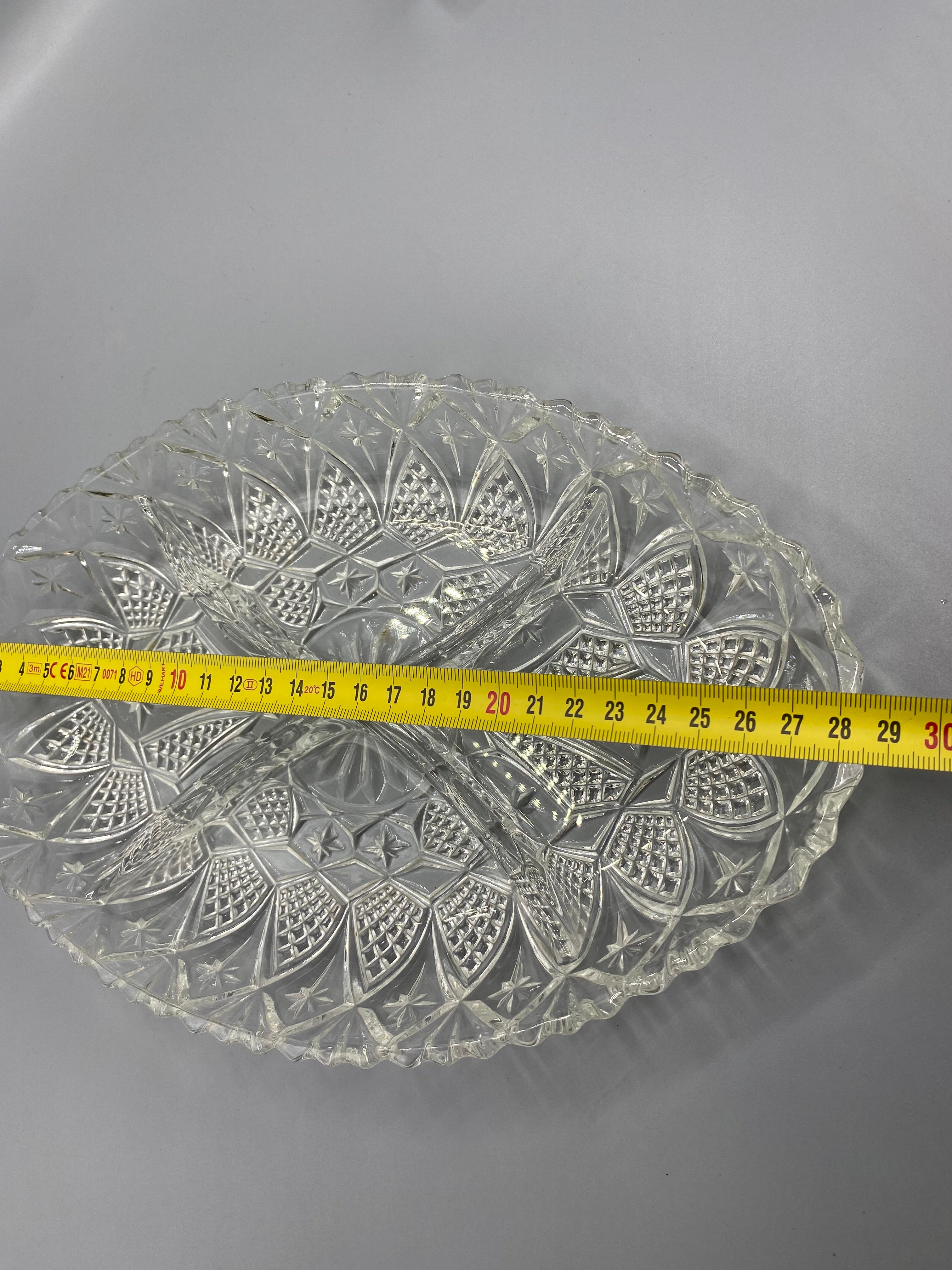 Plat compartimenté verre pressé Art déco, vue du dessus avec mesure longueur 30 cm