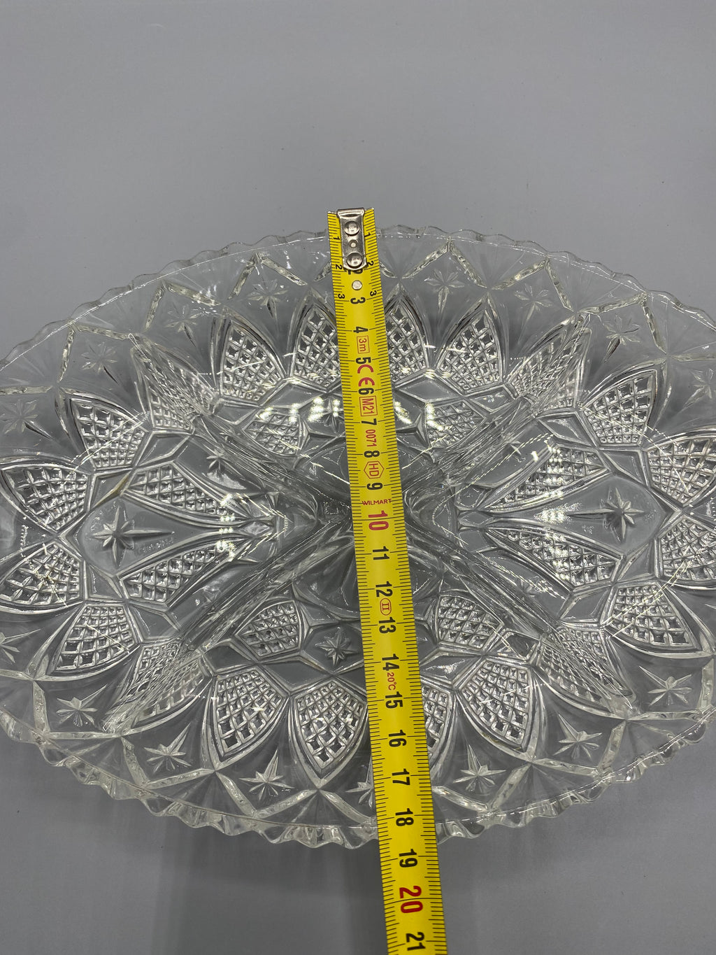 Plat compartimenté verre pressé Art déco, vue du dessus avec mesure largeur 20 cm