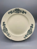 Assiette ancienne Longchamp décor Lutèce vert, vue de face