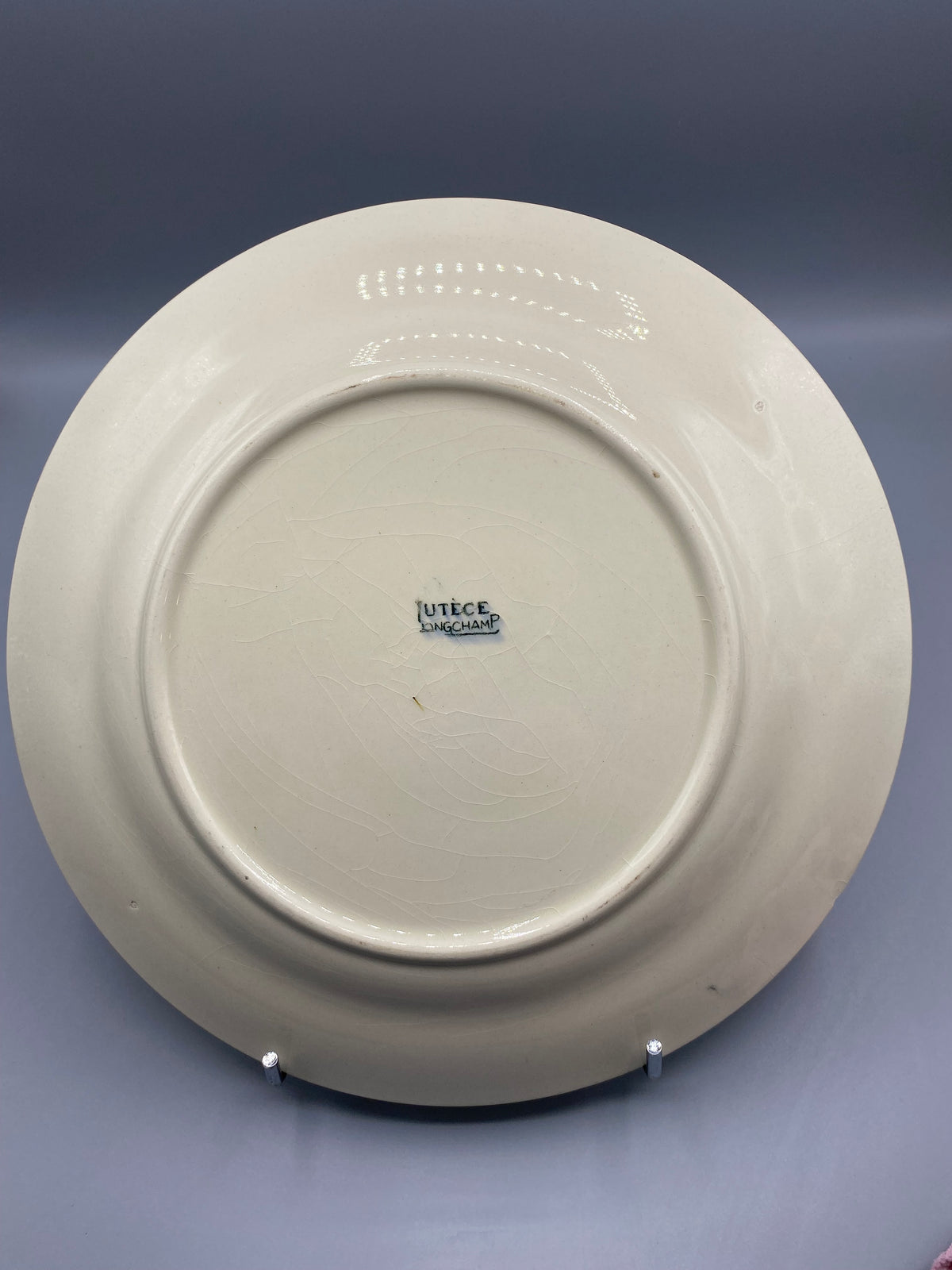 Assiette ancienne Longchamp, revers avec marque Utèce Longchamp