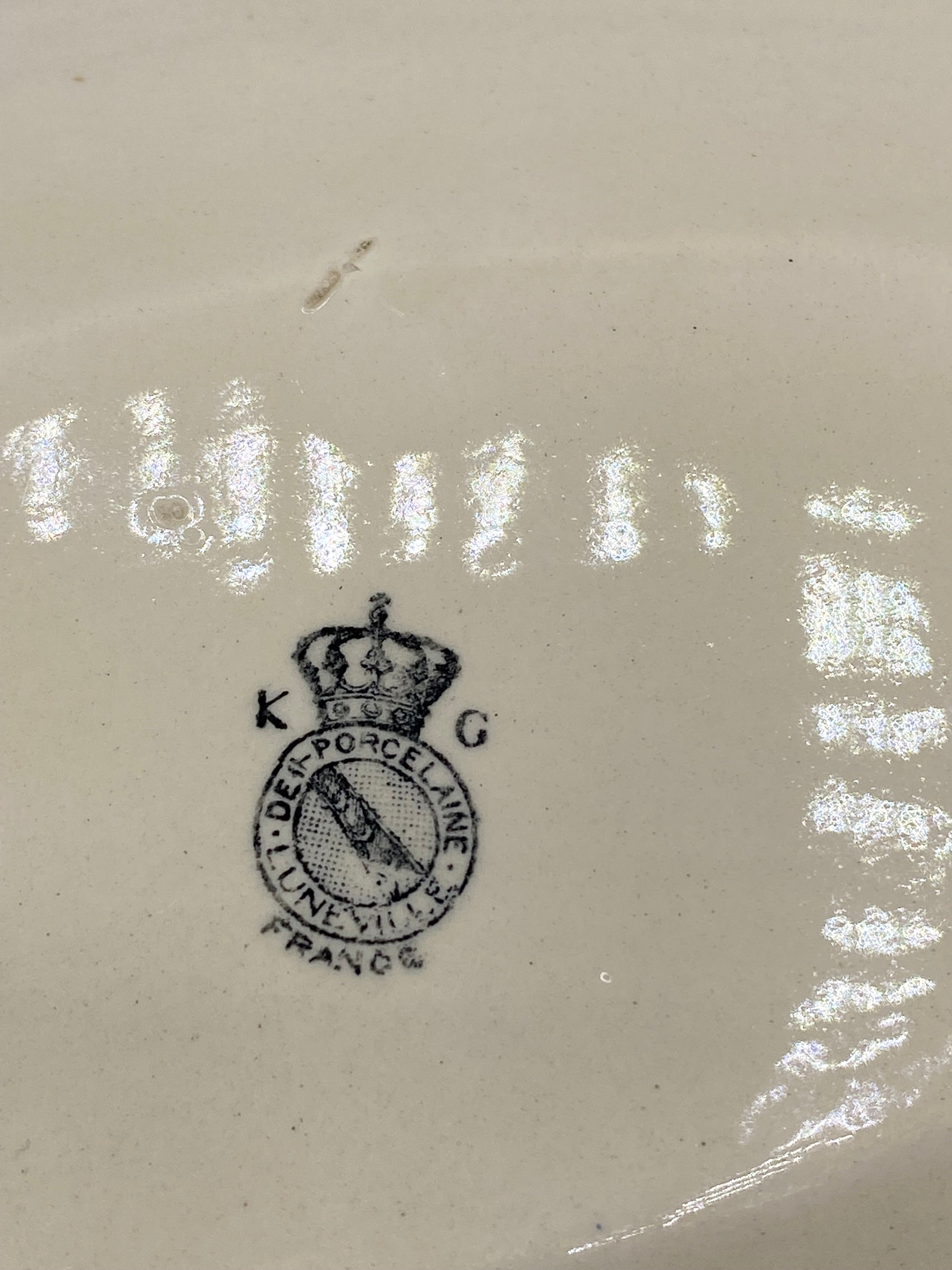 Ravier trilobé Lunéville K&G, détail fissure ancienne sur un lobe