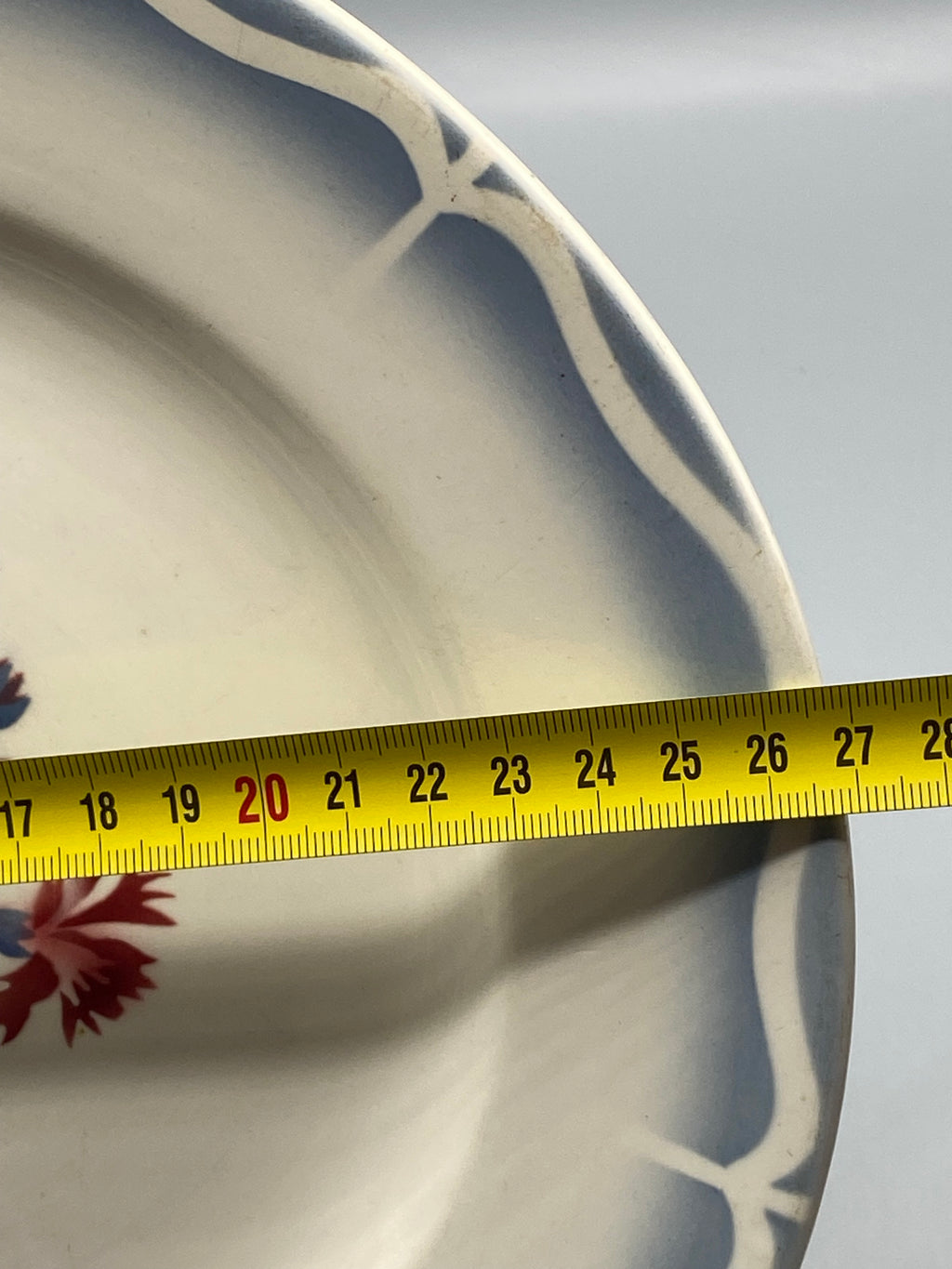 Assiette Moulin des Loups Mia Rosa, mesure diamètre 28 cm