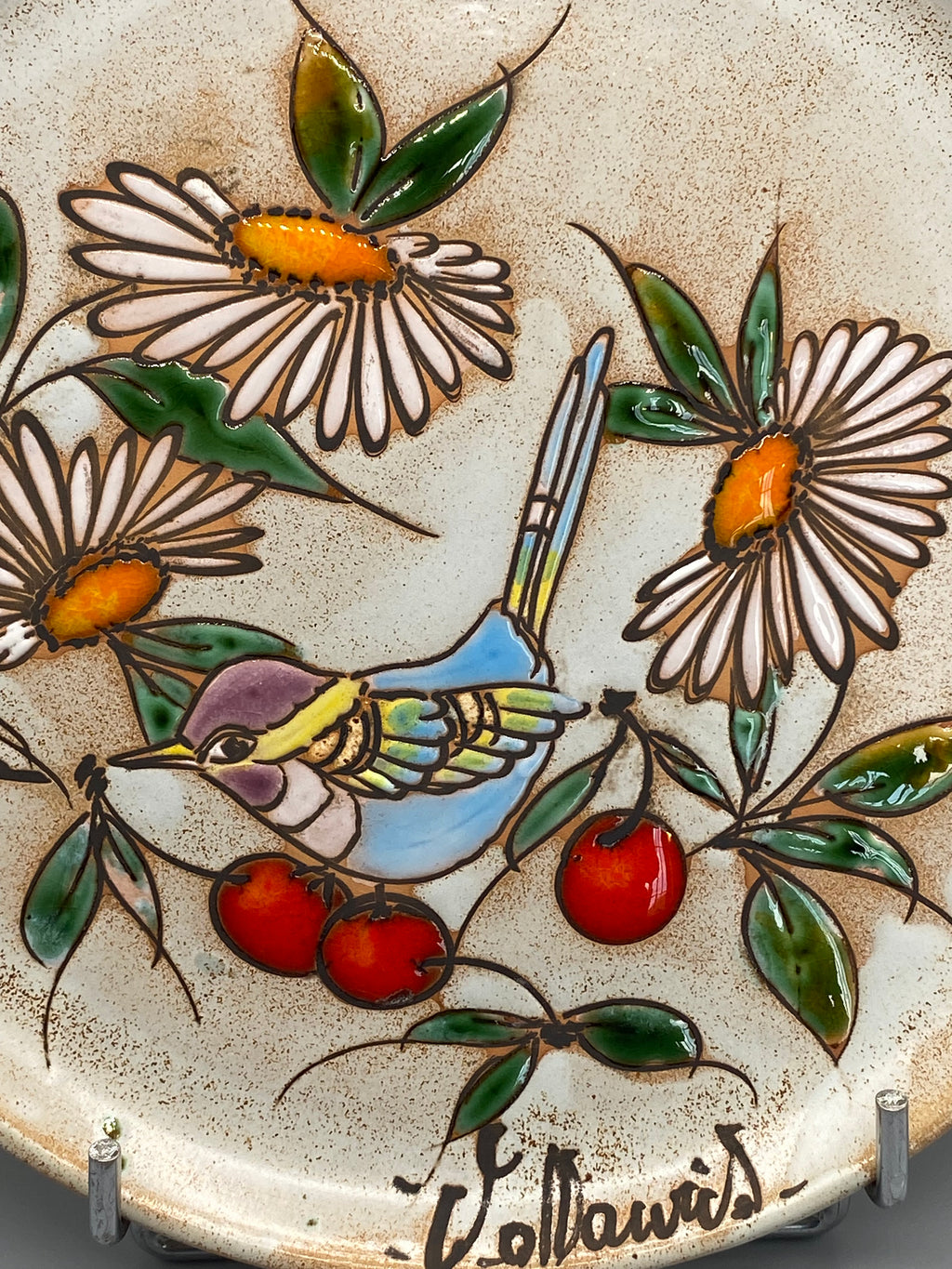 Assiette céramique C. Mauri – détail du décor peint à la main