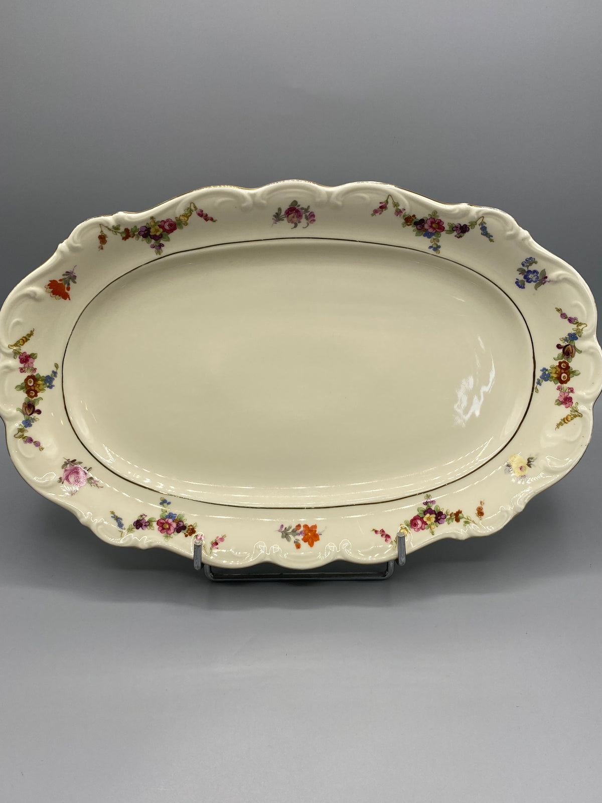 Grand plat ovale Schumann Arzberg – vue de face, décor floral polychrome