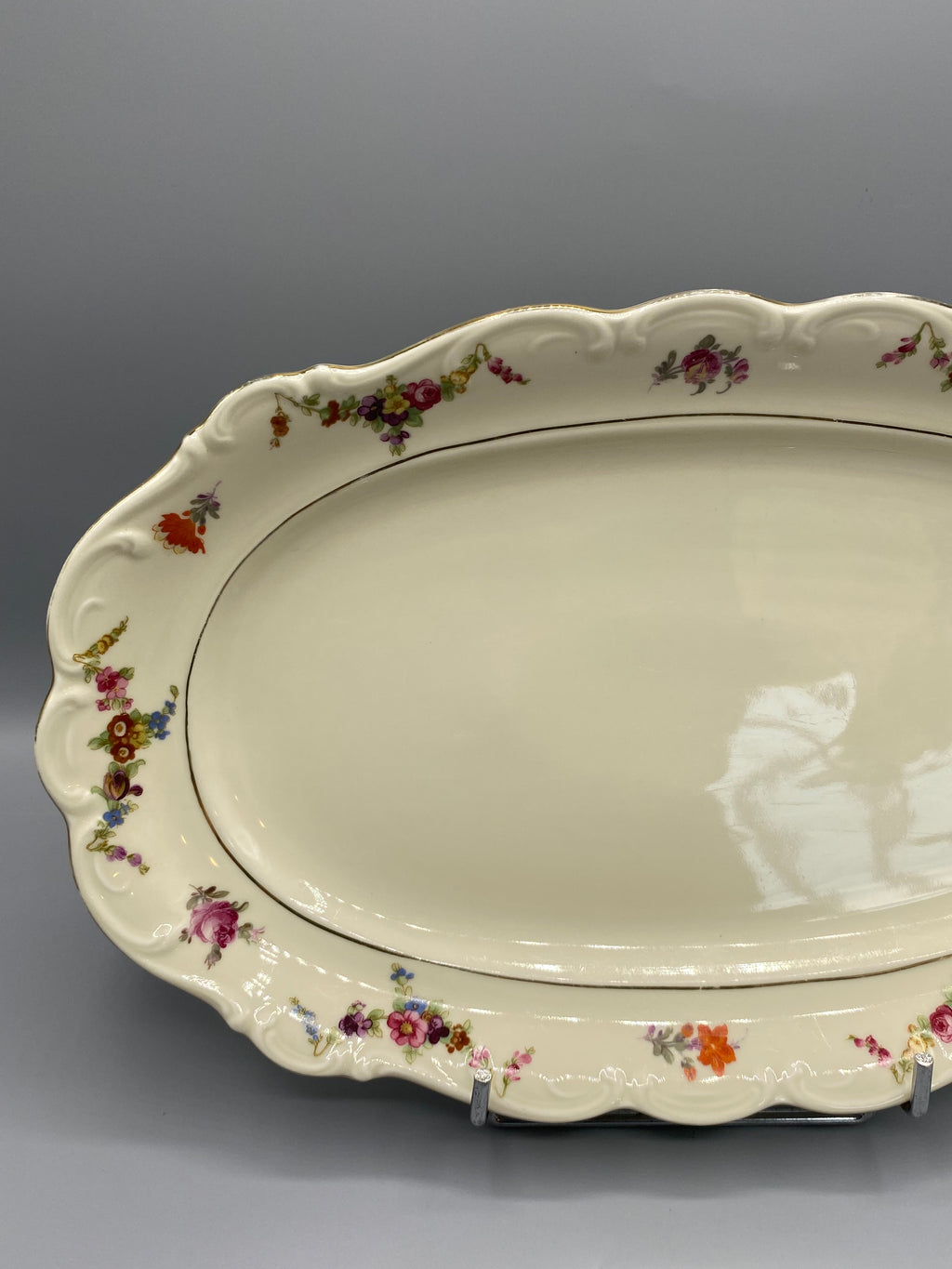 Grand plat Schumann Arzberg – vue de trois quarts