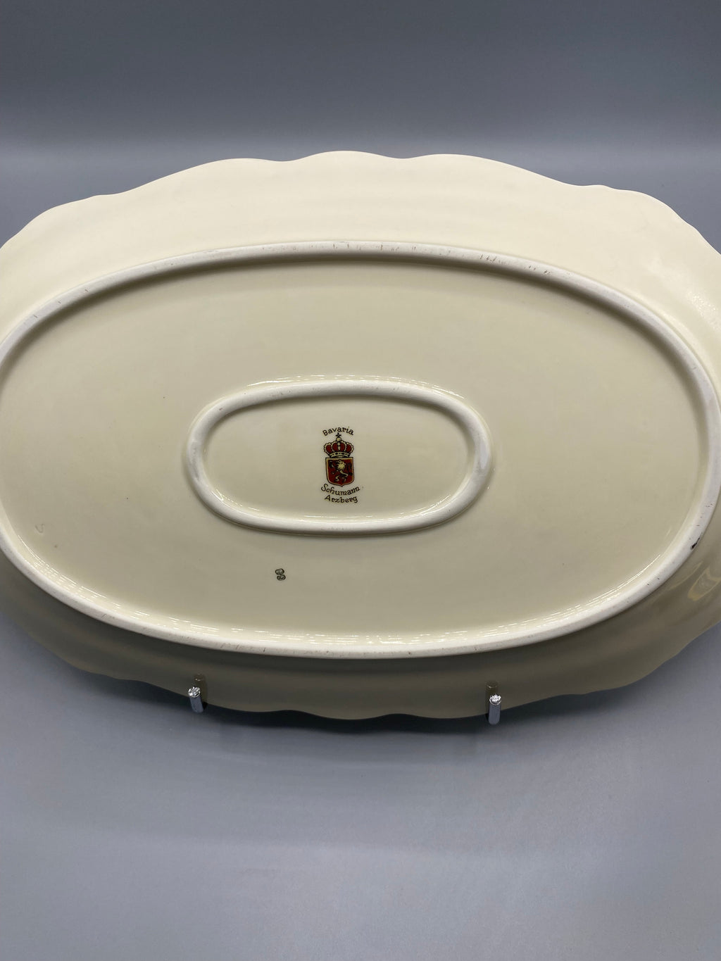 Grand plat Schumann Arzberg – revers avec cachet Bavaria Schumann Arzberg