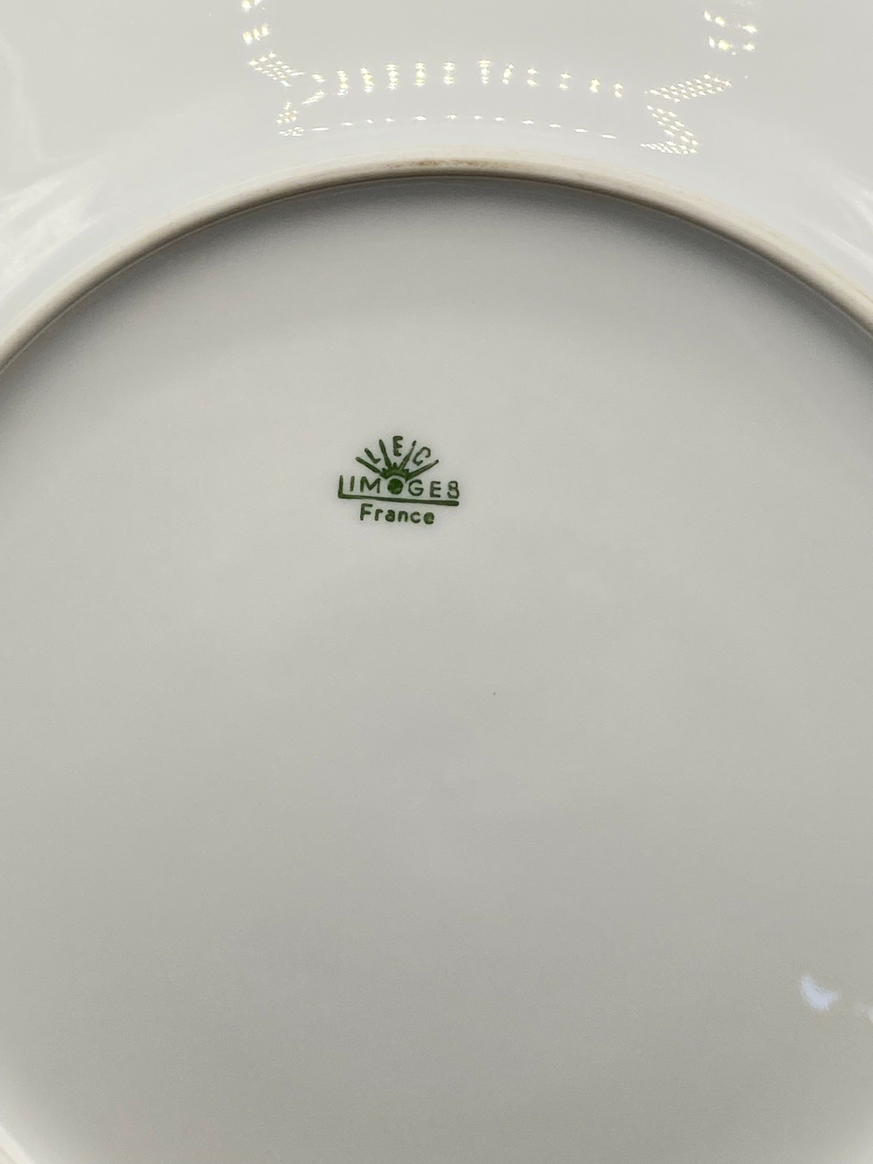 Revers assiette porcelaine Limoges, cachet vert manufacture