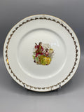 Assiette décorative porcelaine Limoges Pégut, scène galante cavalier et dame, frise dorée, vue de face