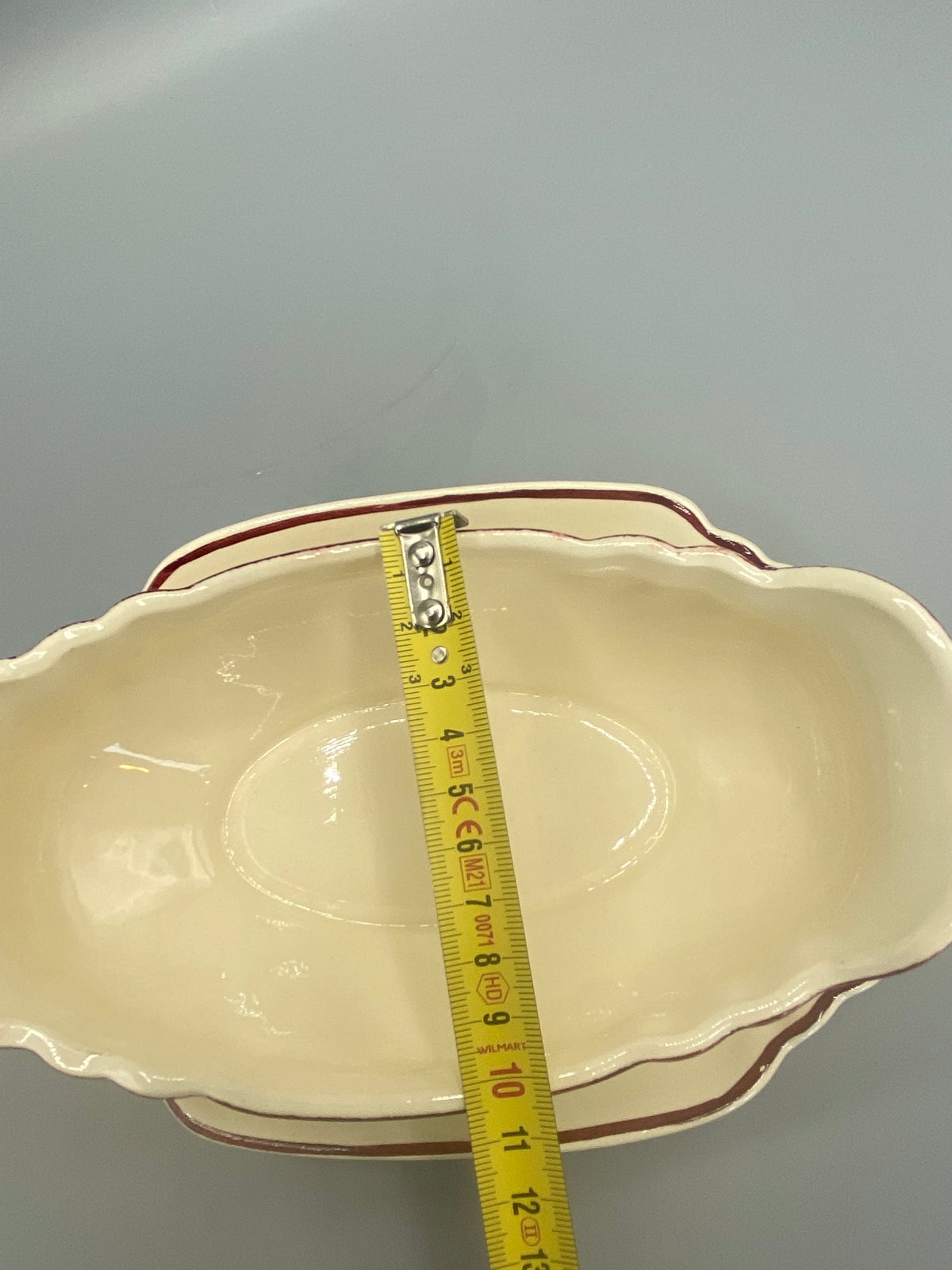 Vue intérieure saucière, largeur 12 cm, faïence ivoire crème
