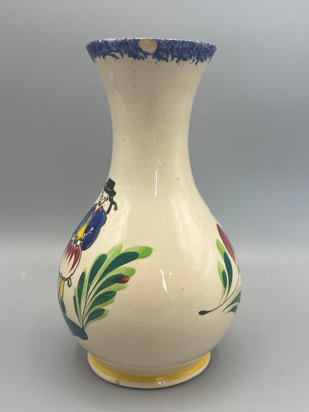 Vase faïence bretonne vue de dessus col bleu moucheté hauteur 17 cm