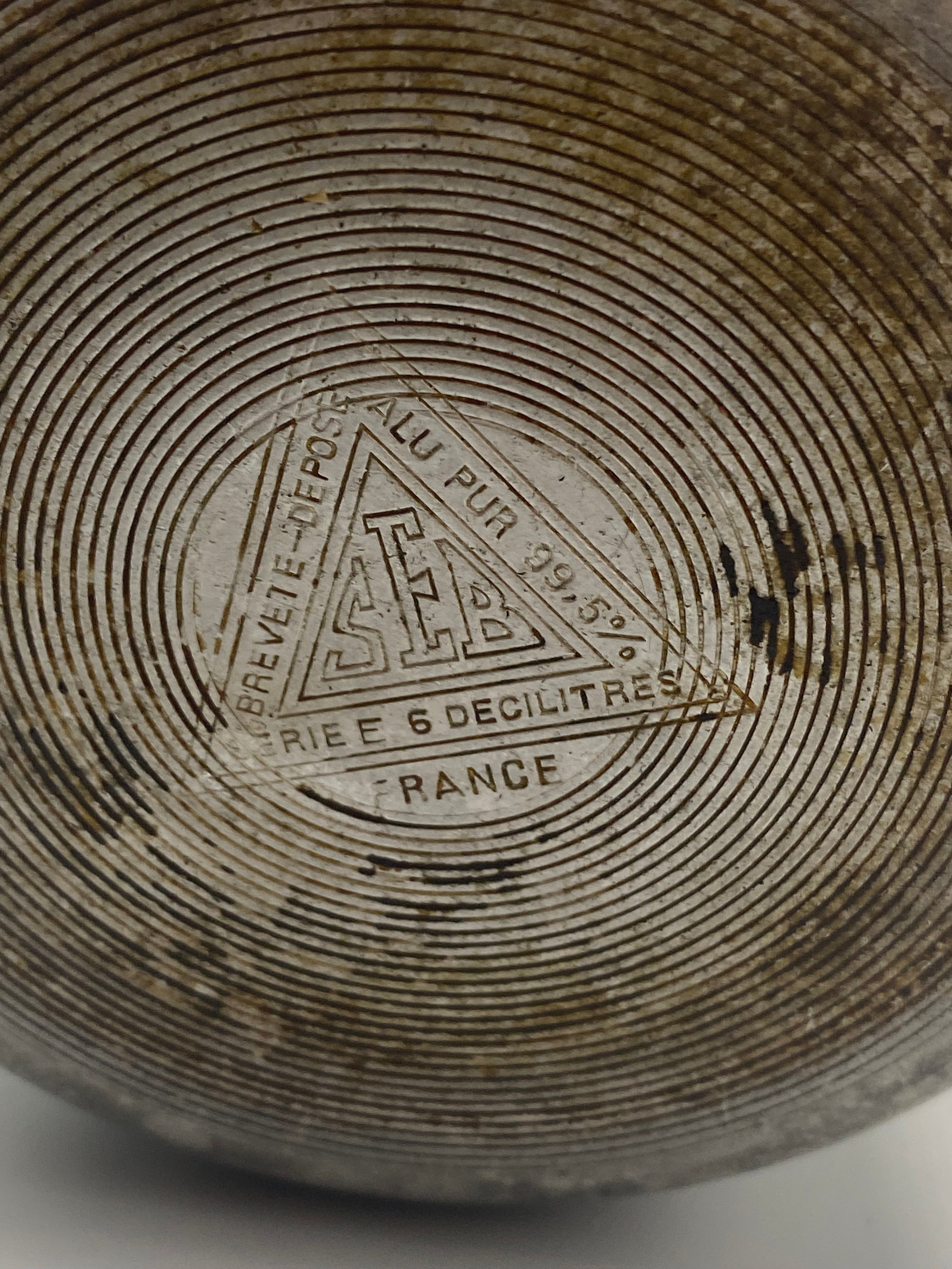 Cafetière Moka SEB fond gravé triangle SEB Alu Pur 99,5% 6 Décilitres France
