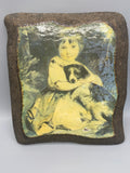 Plaque murale vintage Miss Jane Bowles et son chien d'après Reynolds, vue de face