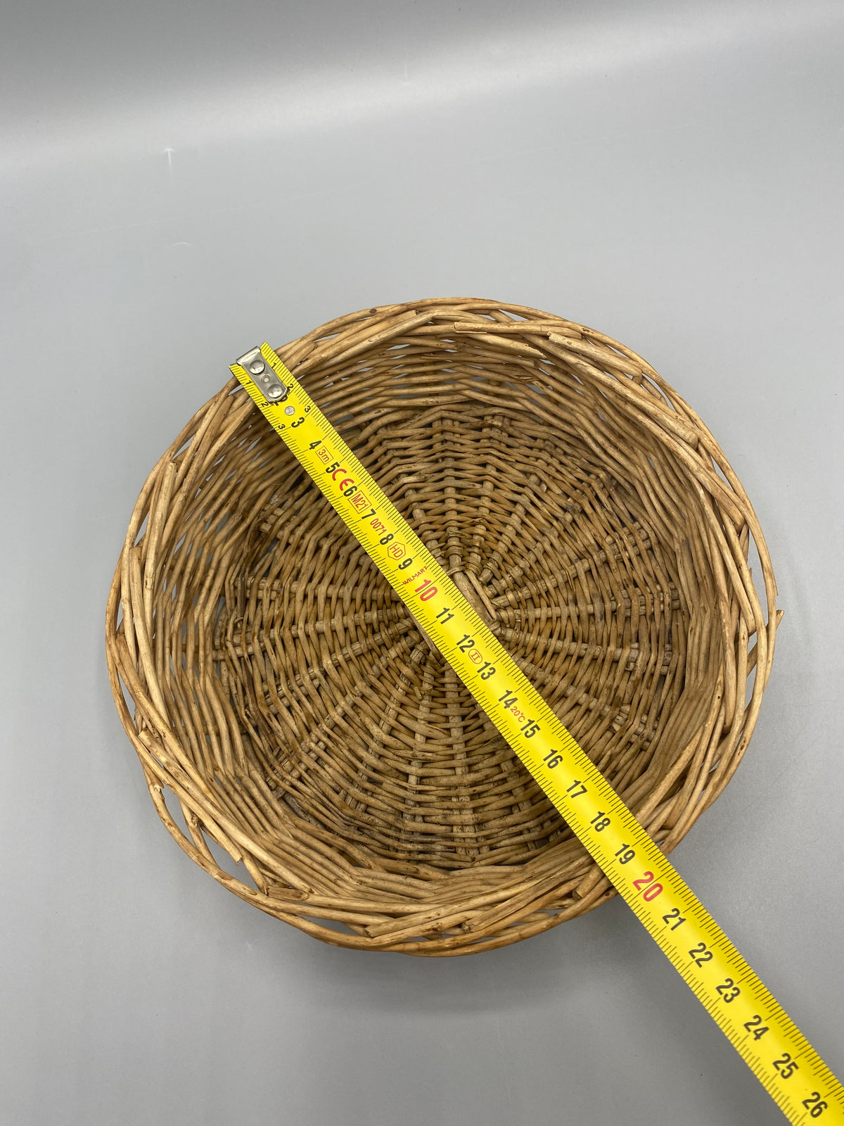 Corbeille ronde en osier tressé vintage, mesure diamètre 26 cm