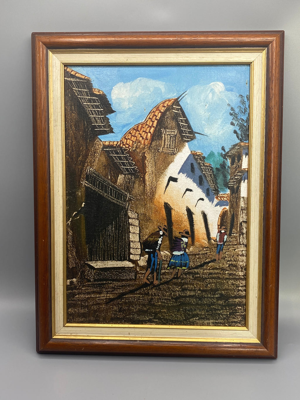Peinture costumbrista péruvienne, scène de rue andine, détail architecture et ciel bleu