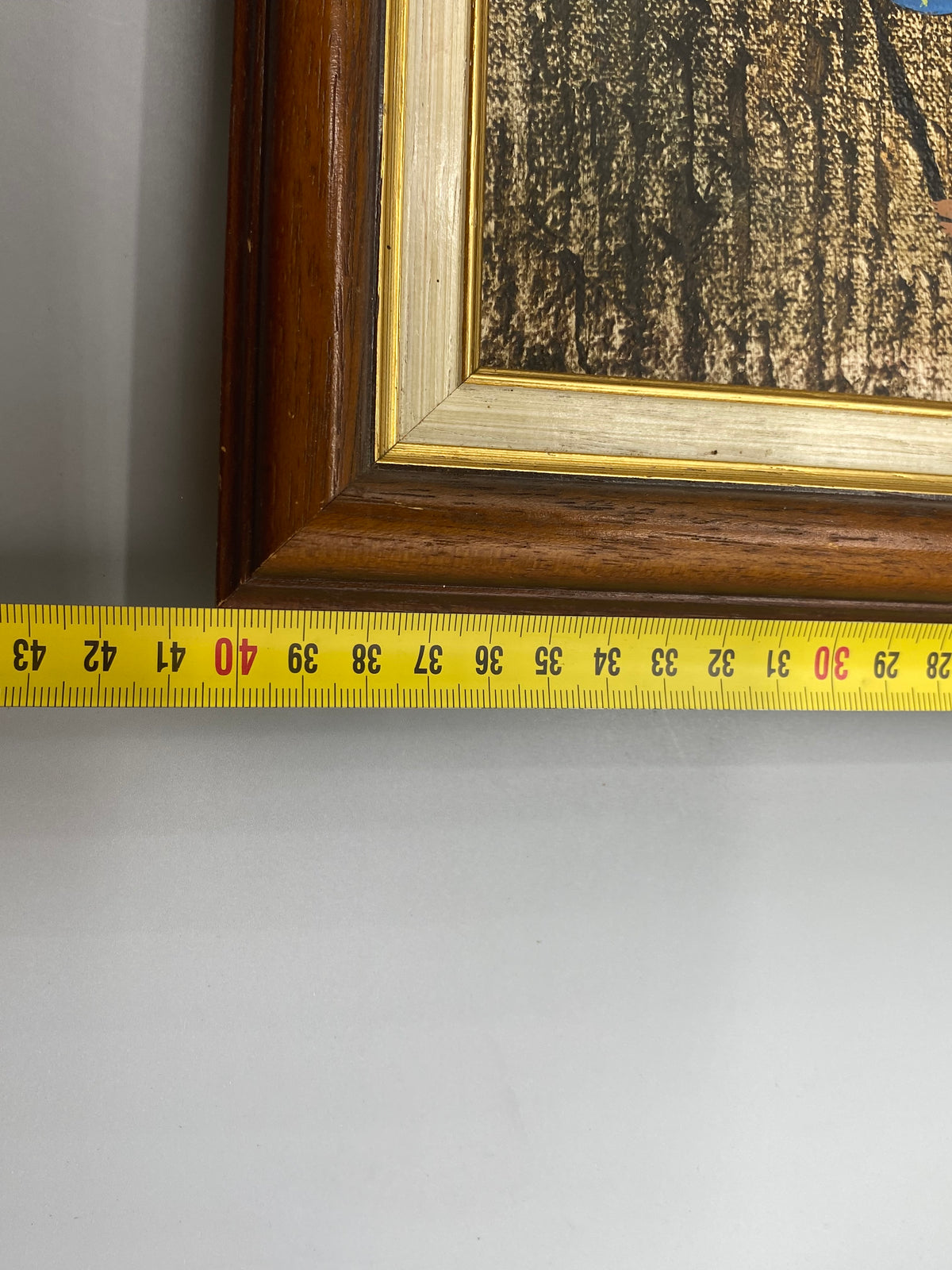 Détail des toitures de tuiles et façades blanches