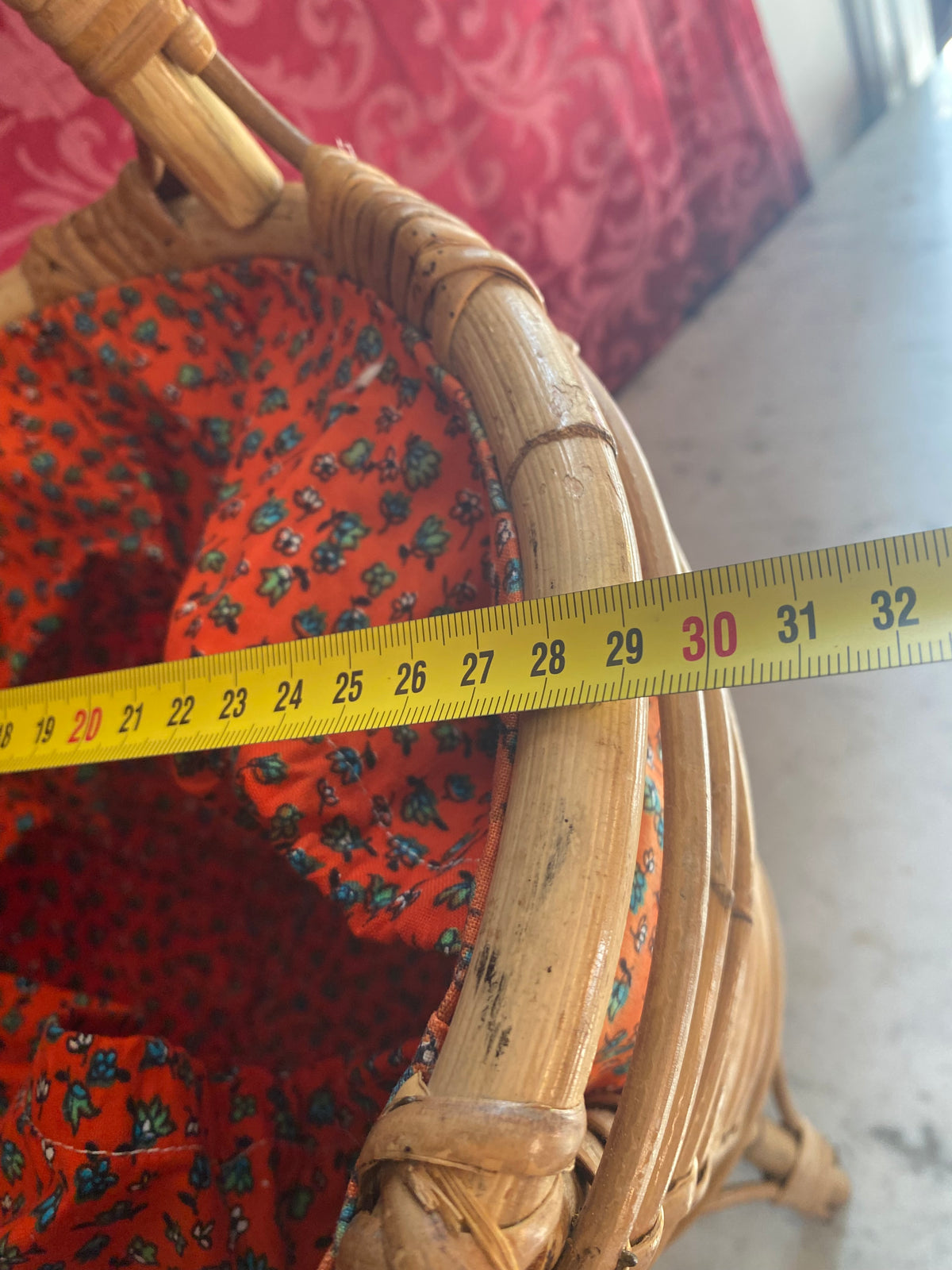 Mesure largeur corbeille environ 30 cm