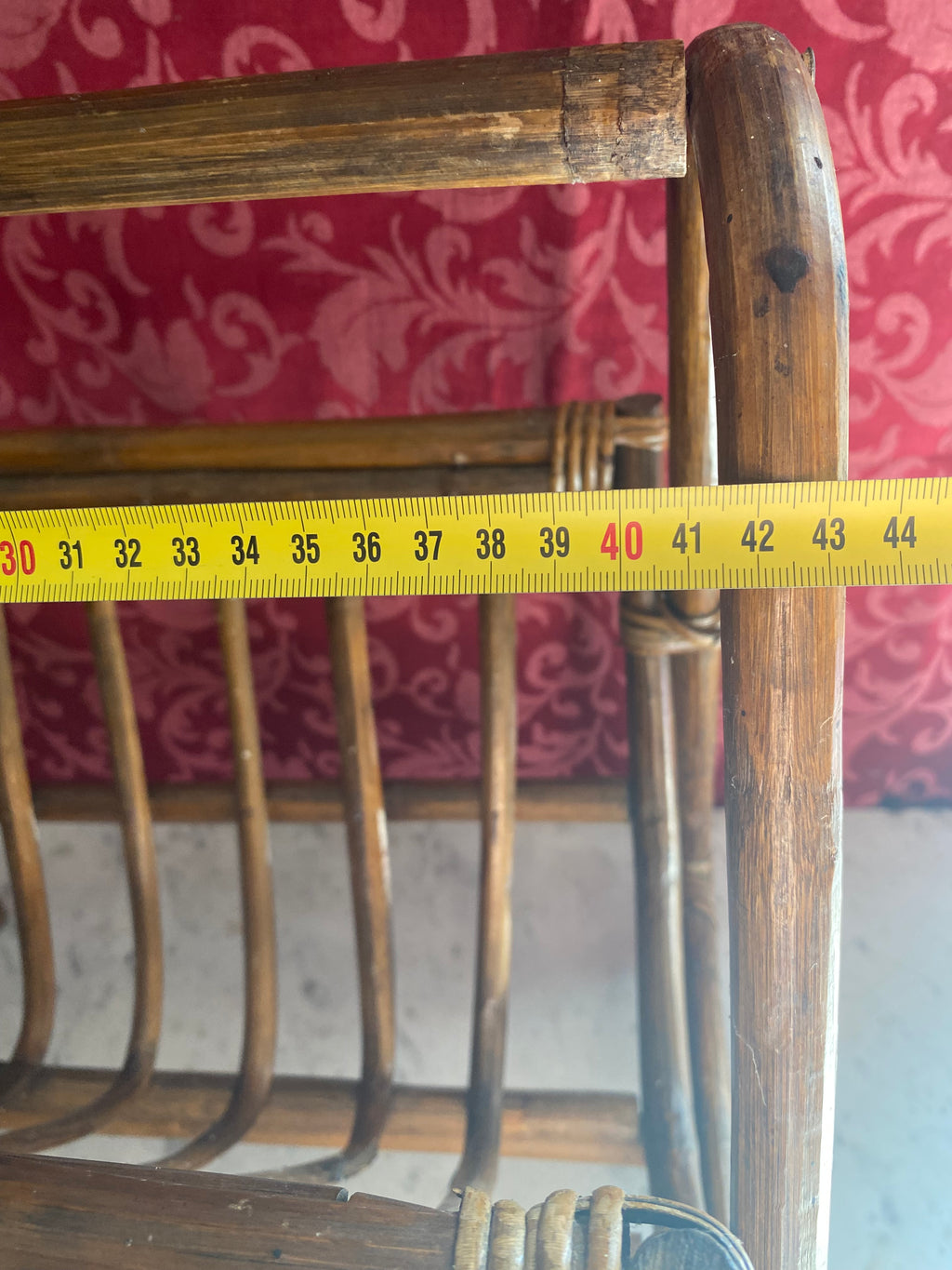 Mesure largeur environ 44 cm
