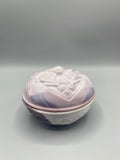 Bonbonnière opaline marbre rose violine Art déco, vue de face couvercle fermé