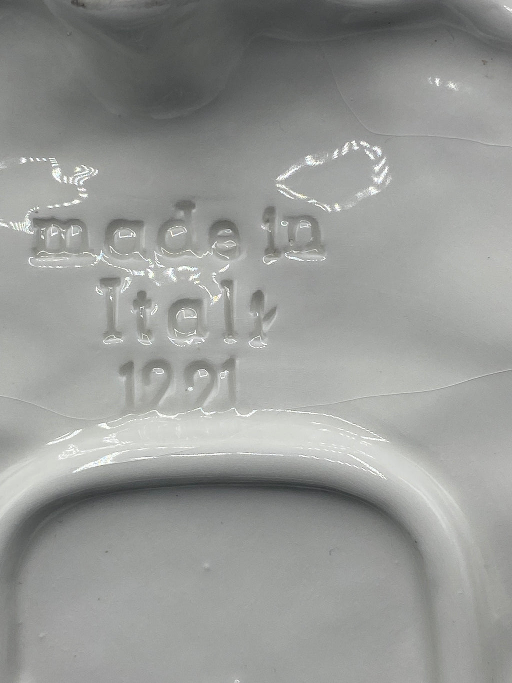 Grand plat majolique italienne avec mètre, largeur environ 37 cm