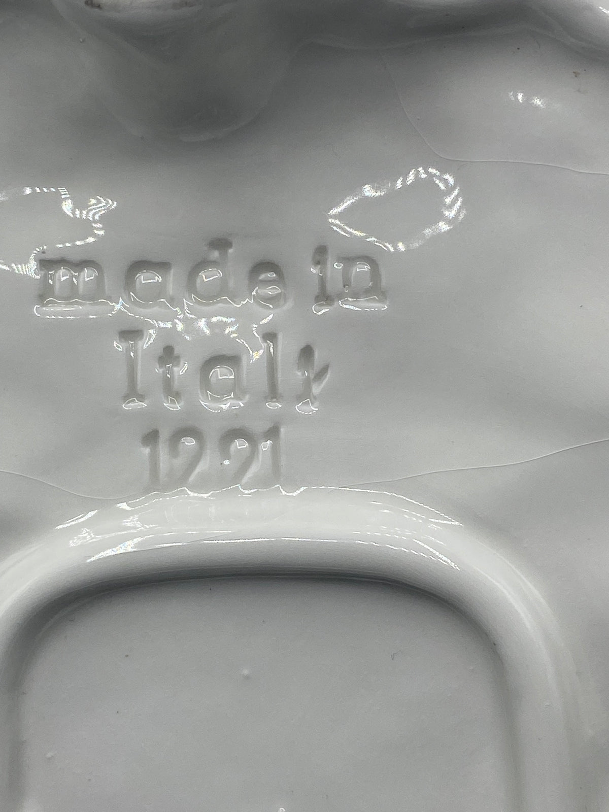 Grand plat majolique italienne avec mètre, largeur environ 37 cm