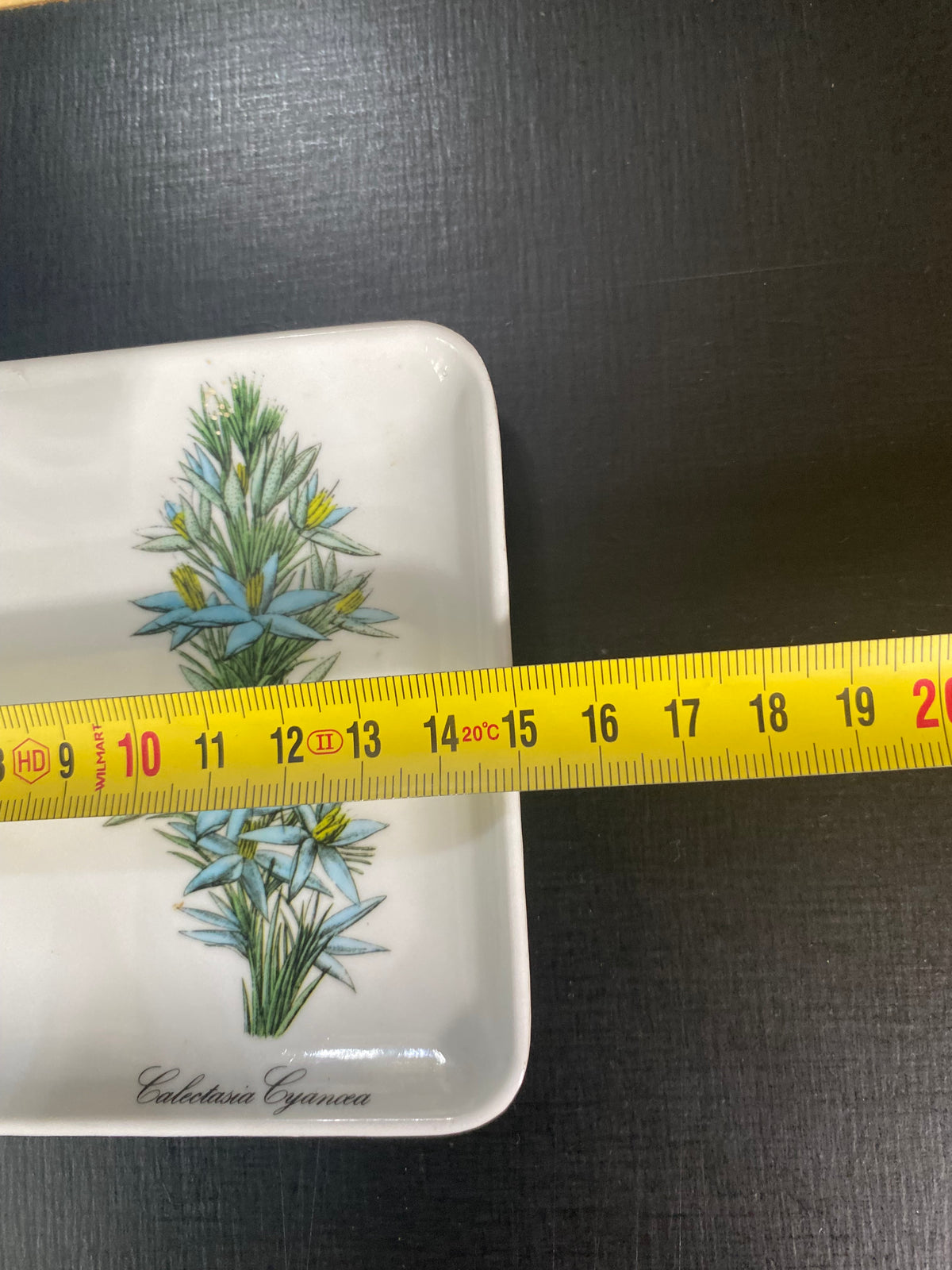 Vide-poche mélaminé avec mètre, largeur 20 cm, détail Calotasia Cyanca