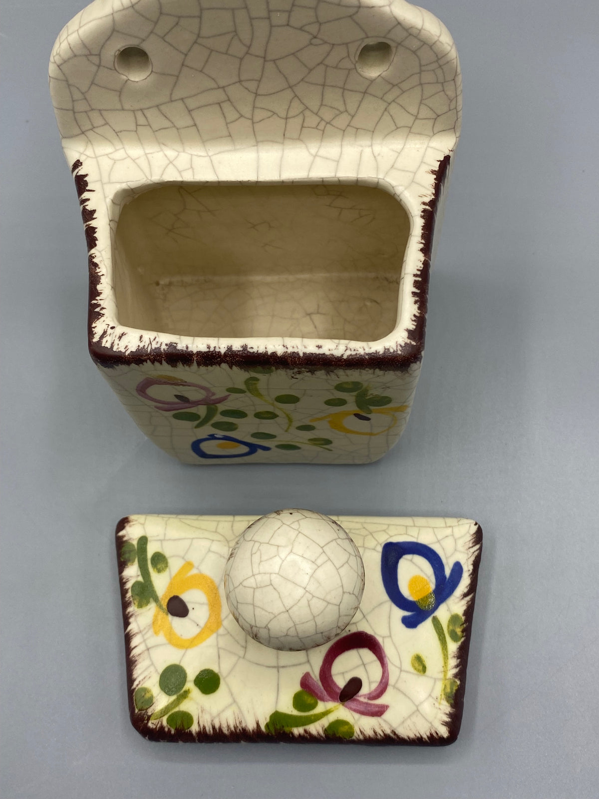 Mesure largeur pot à sel, environ 9 cm