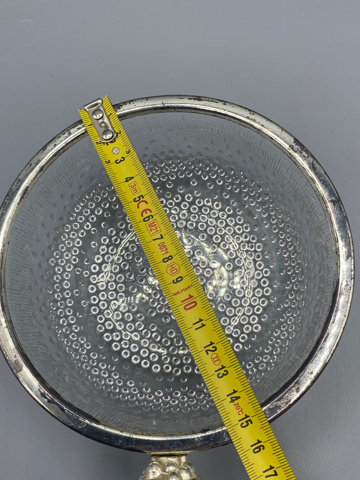 Coupe verre pressé avec mètre, diamètre environ 15-16 cm