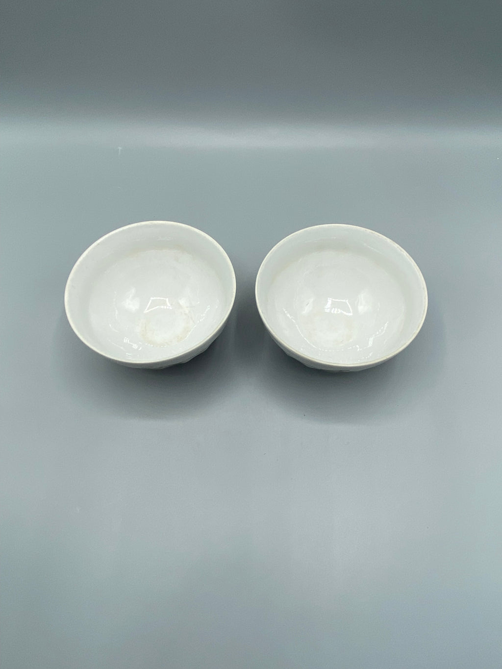 2 bols à cidre porcelaine Chauvigny, vue de dessus, intérieur blanc lumineux