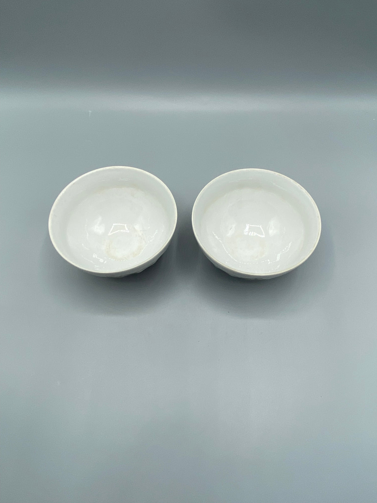 2 bols à cidre porcelaine Chauvigny, vue de dessus, intérieur blanc lumineux