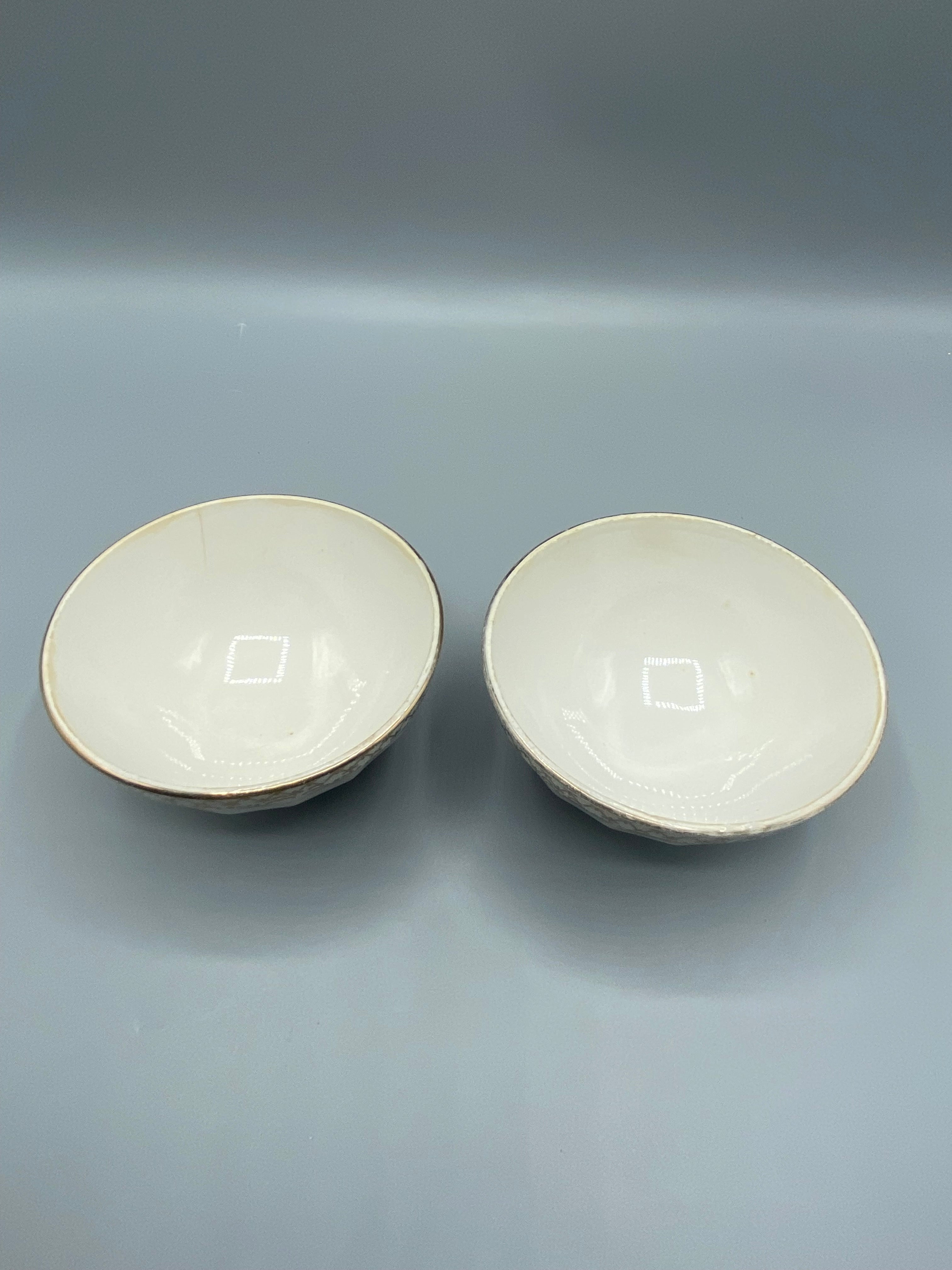 2 bols à cidre porcelaine blanche, vue de dessus, intérieur blanc émaillé