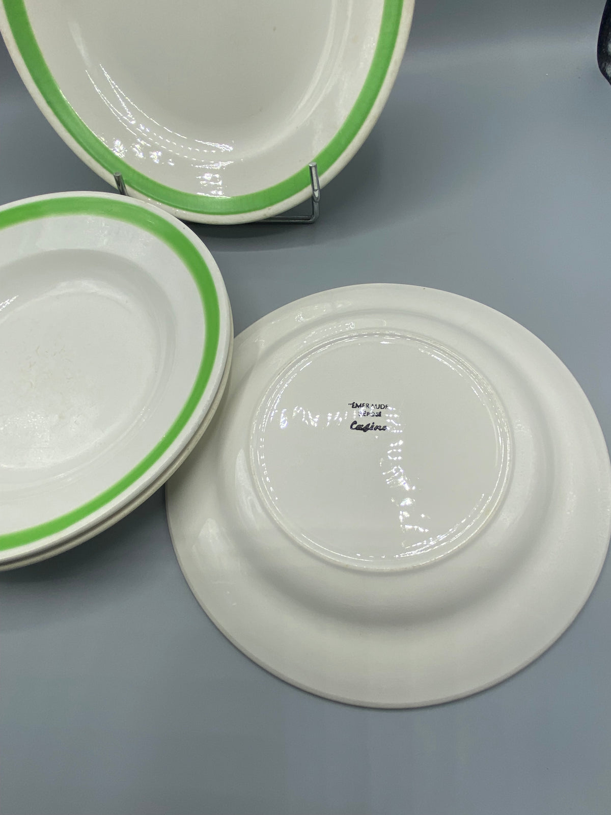 Revers assiette, cachet Émeraude Casino, faïence ancienne Art déco vers 1930-1940