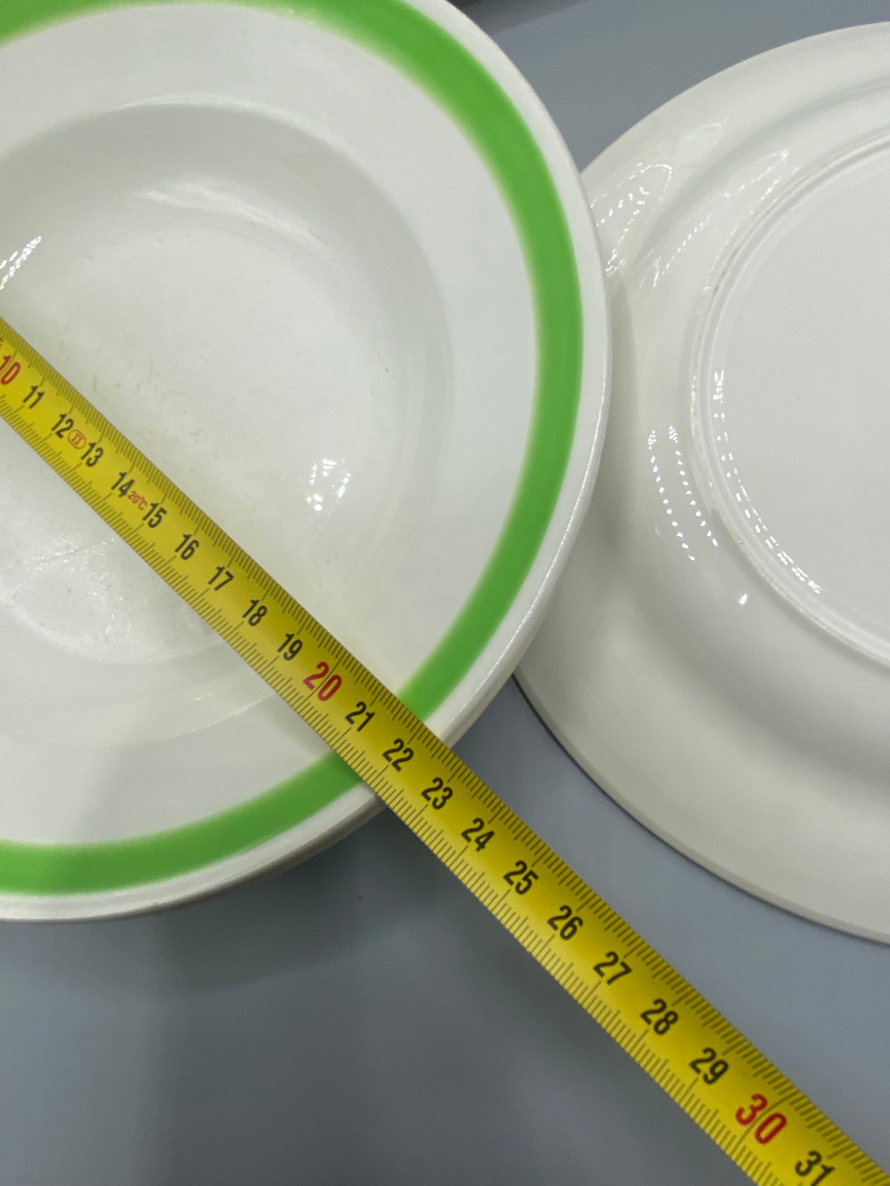 Mesure diamètre assiette creuse Casino Émeraude, environ 23 cm, filet vert émeraude visible