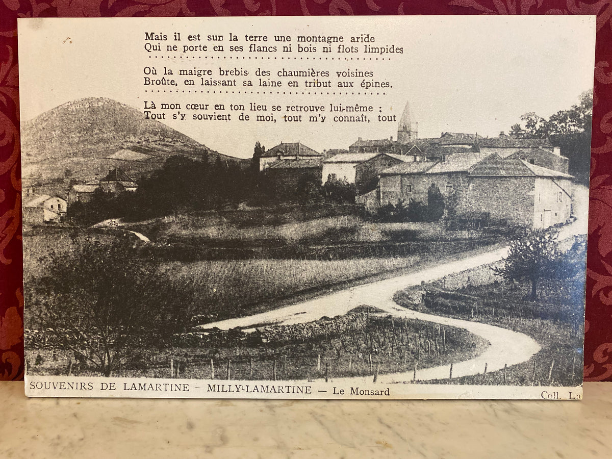 Vue rapprochée panneau Lamartine, vers de Milly ou la Terre natale et vue du Monsard, Milly-Lamartine
