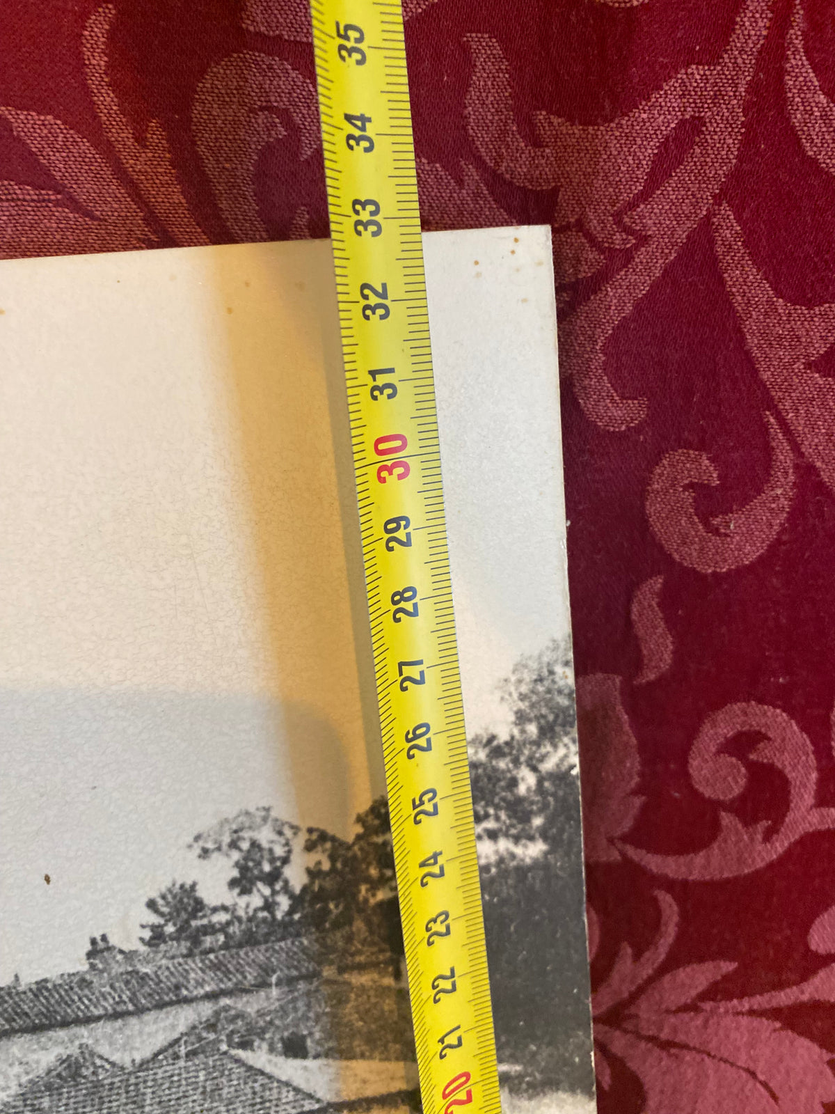 Mesure hauteur panneau Lamartine, environ 33 cm, vue latérale du support rigide
