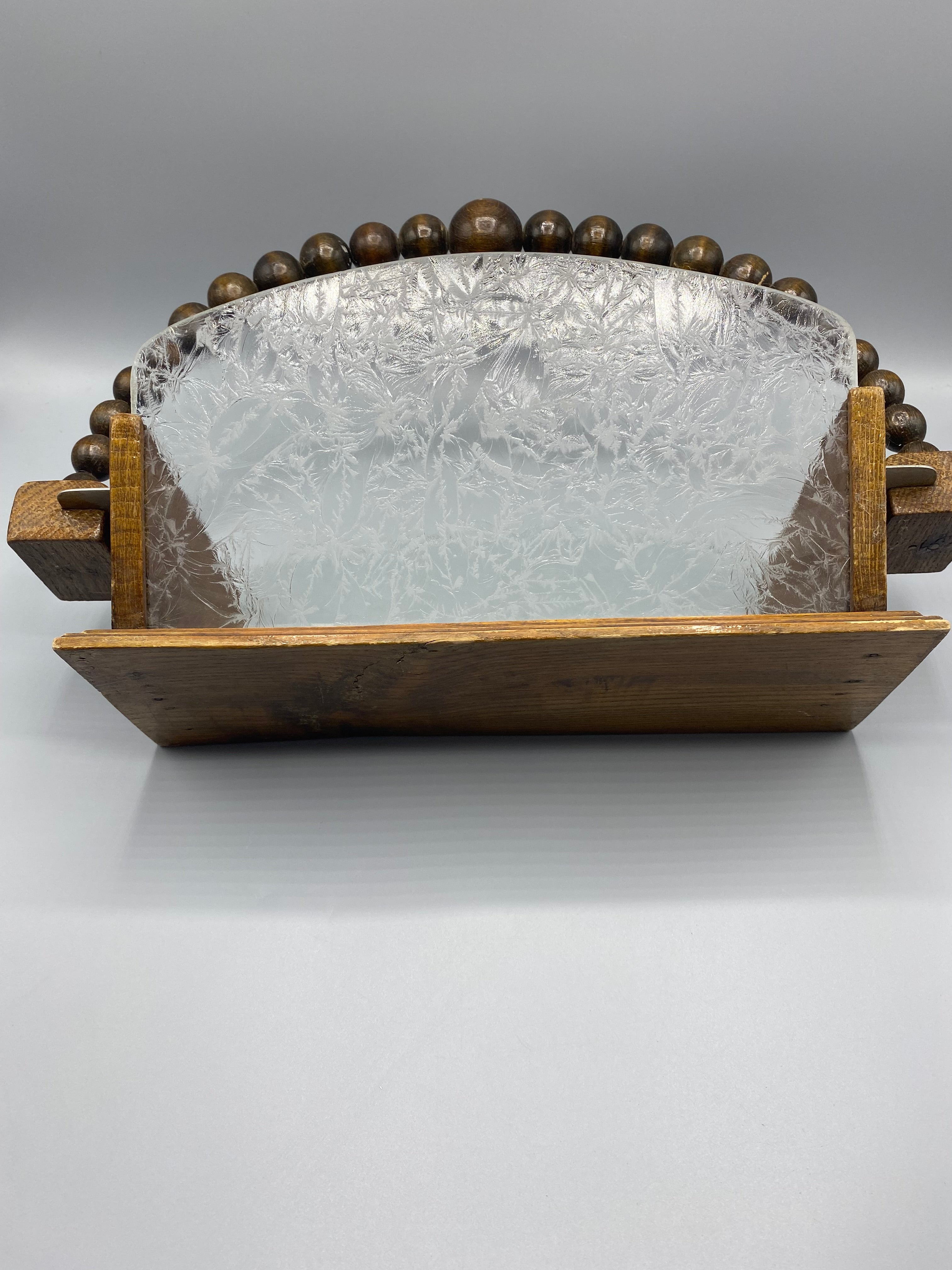 Grand porte-courrier Art déco en bois tourné et verre texturé