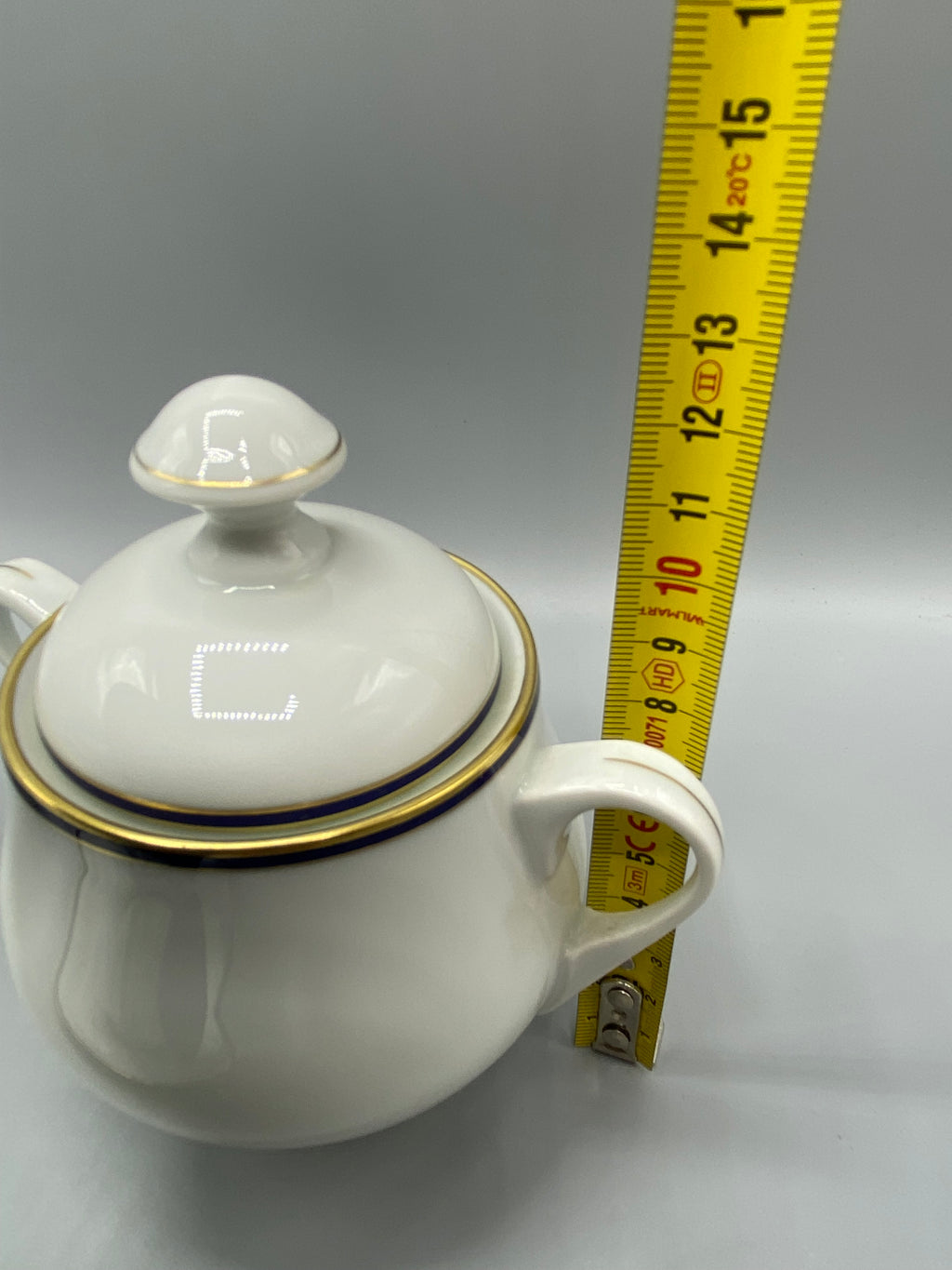 Ensemble porcelaine Limoges Lafarge, cobalt et or, tasse crémier sucrier