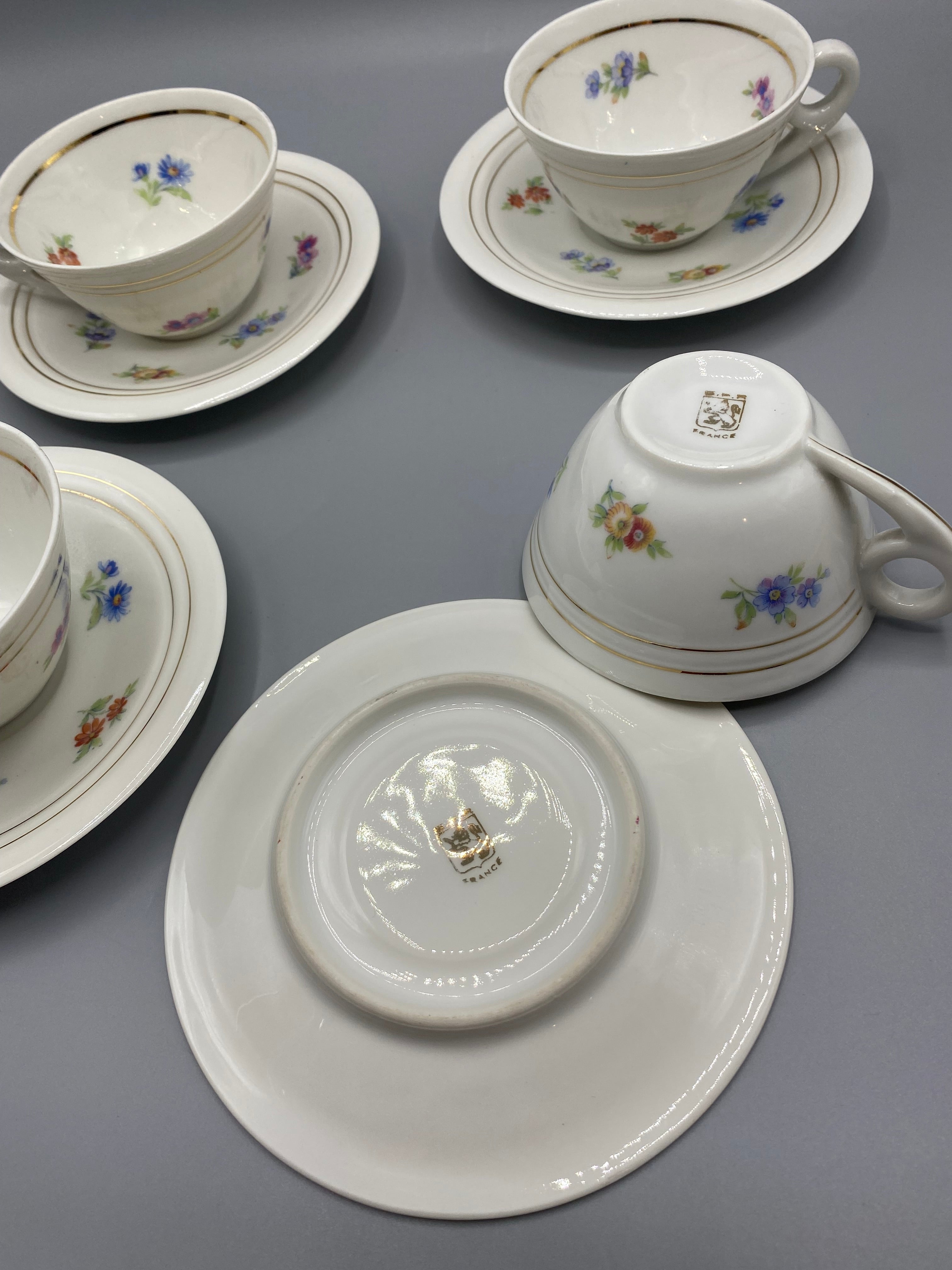 4 tasses et soucoupes porcelaine de Limoges – vue de dessus