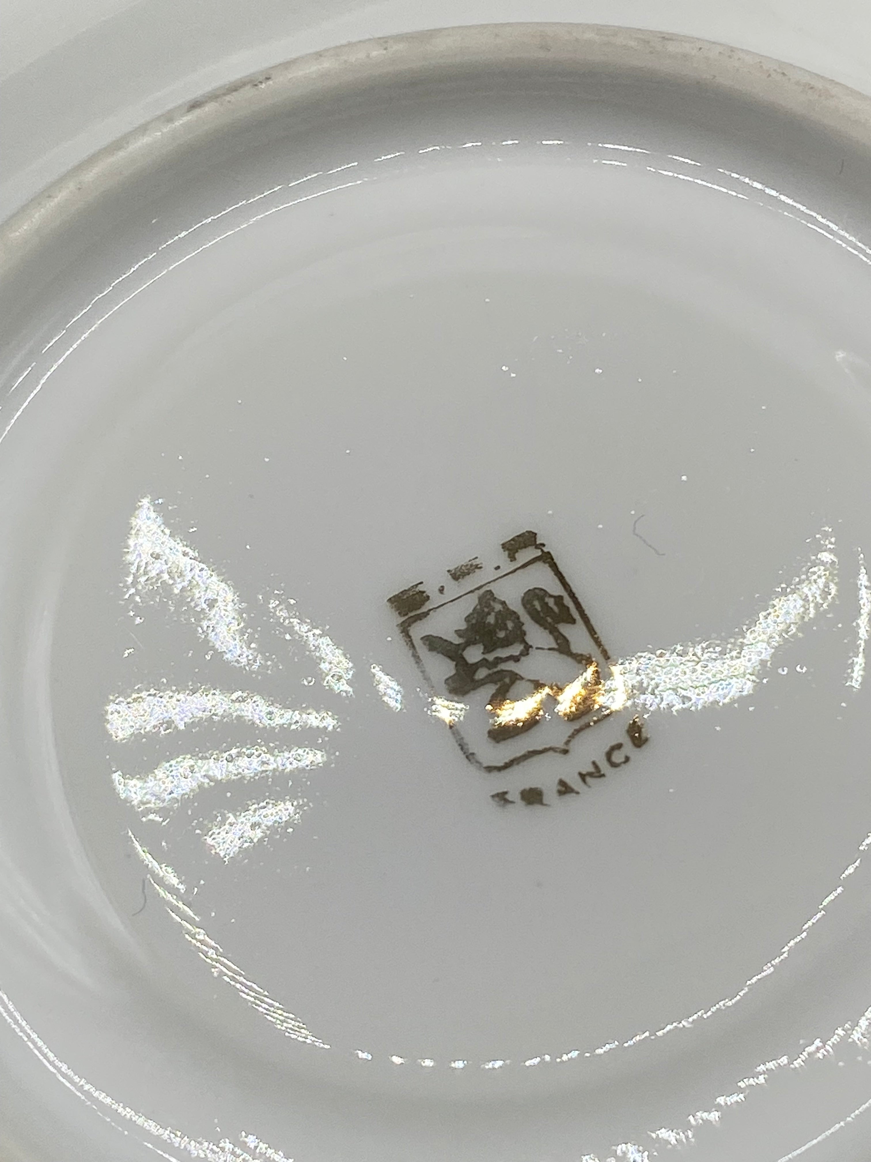 Marque au revers – blason doré FRANCE manufacture de Limoges – détail