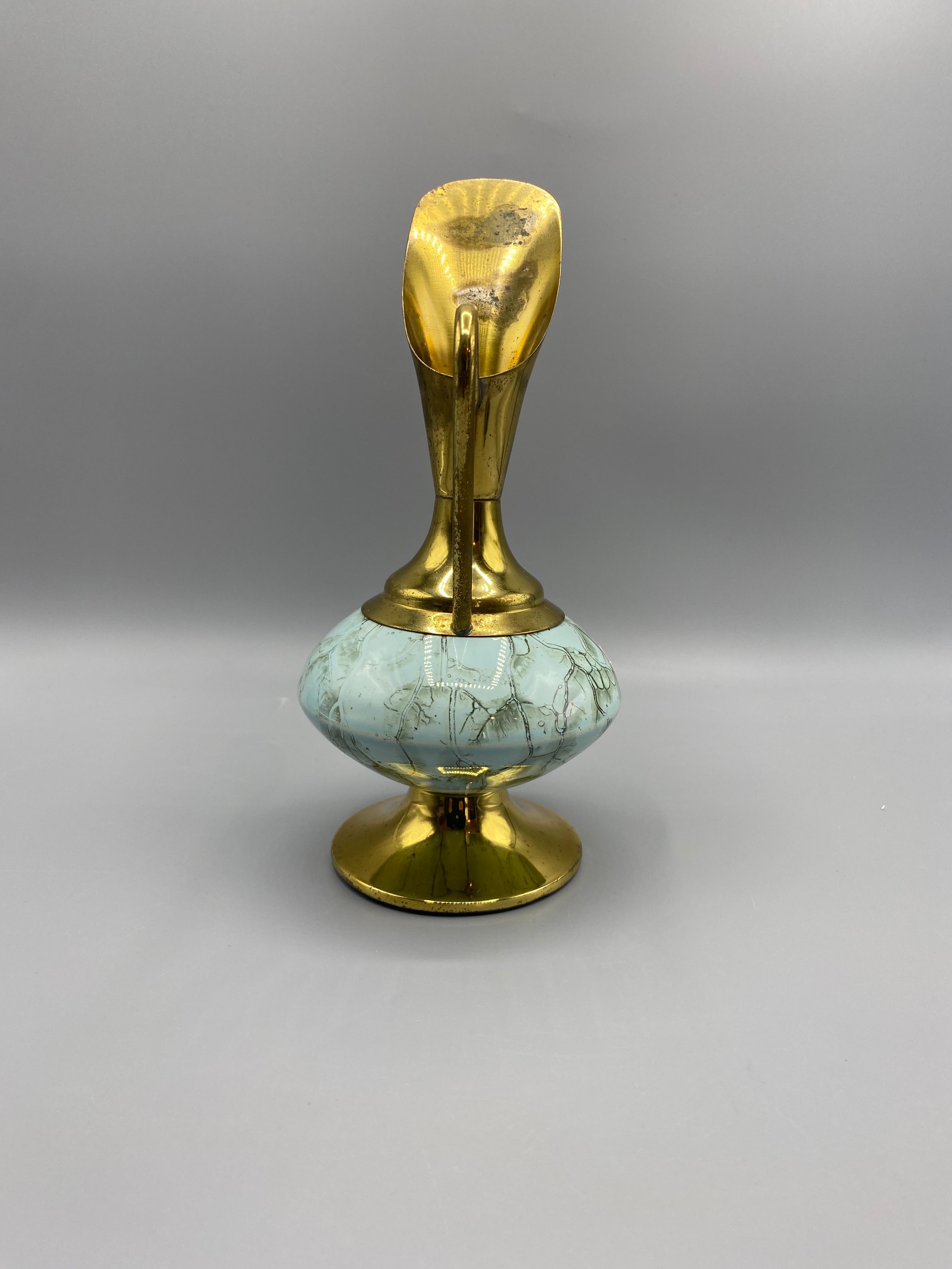 Aiguière verre craquelé bleu et laiton doré – vue de dos