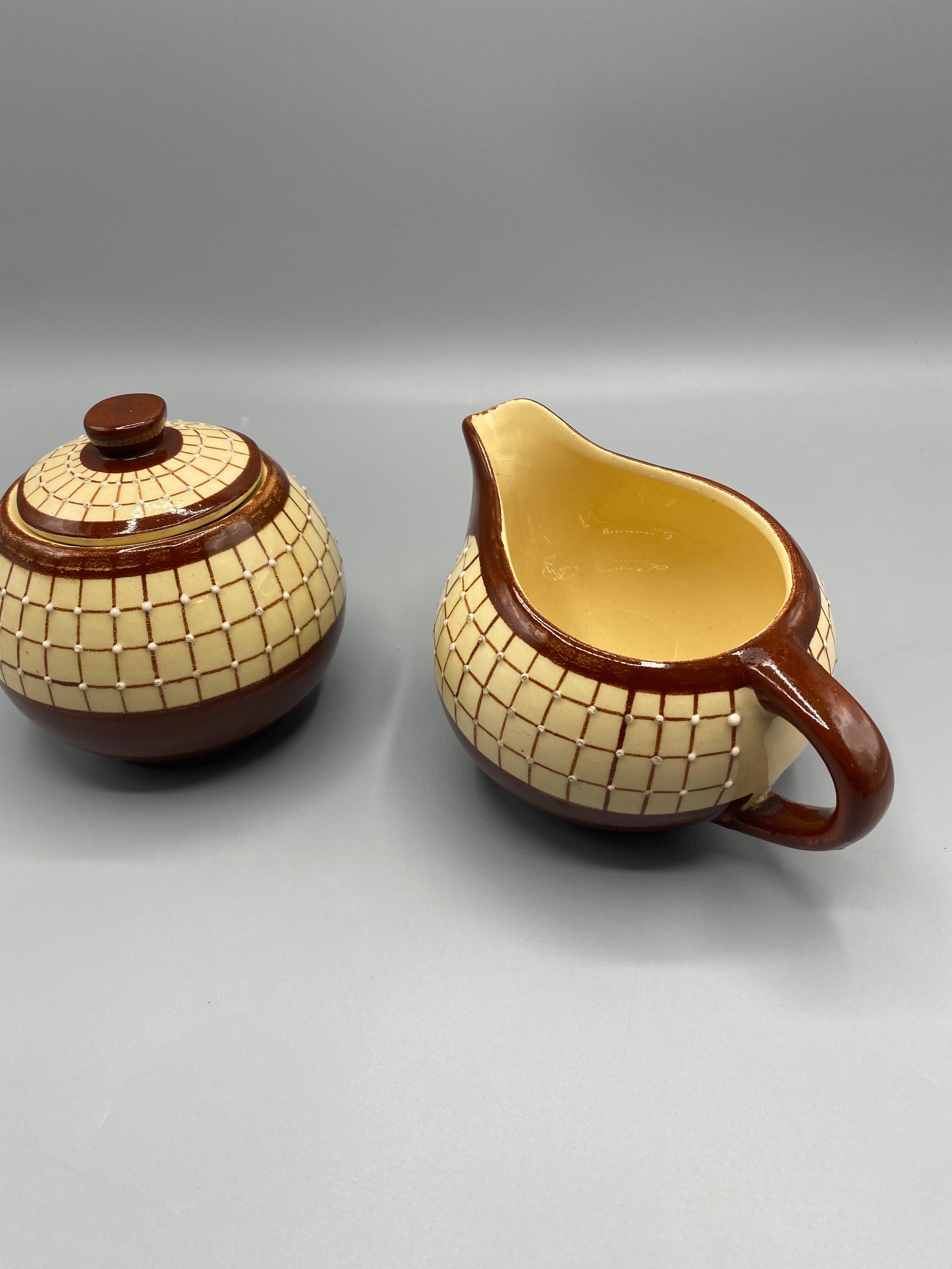 Sucrier et pot à lait Longchamp Colmar – vue du dessous