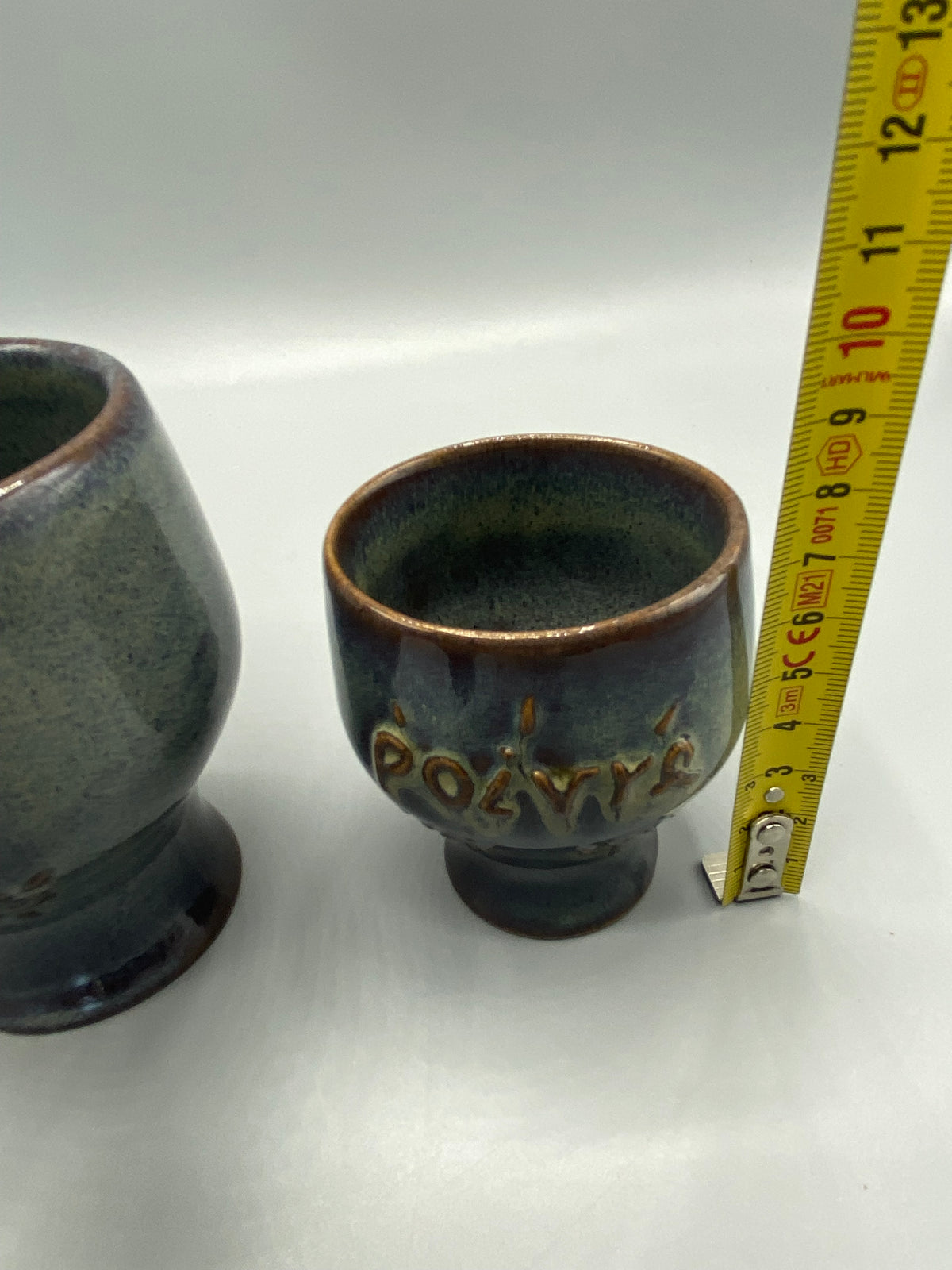Détail émail gris-bleu brun pot café