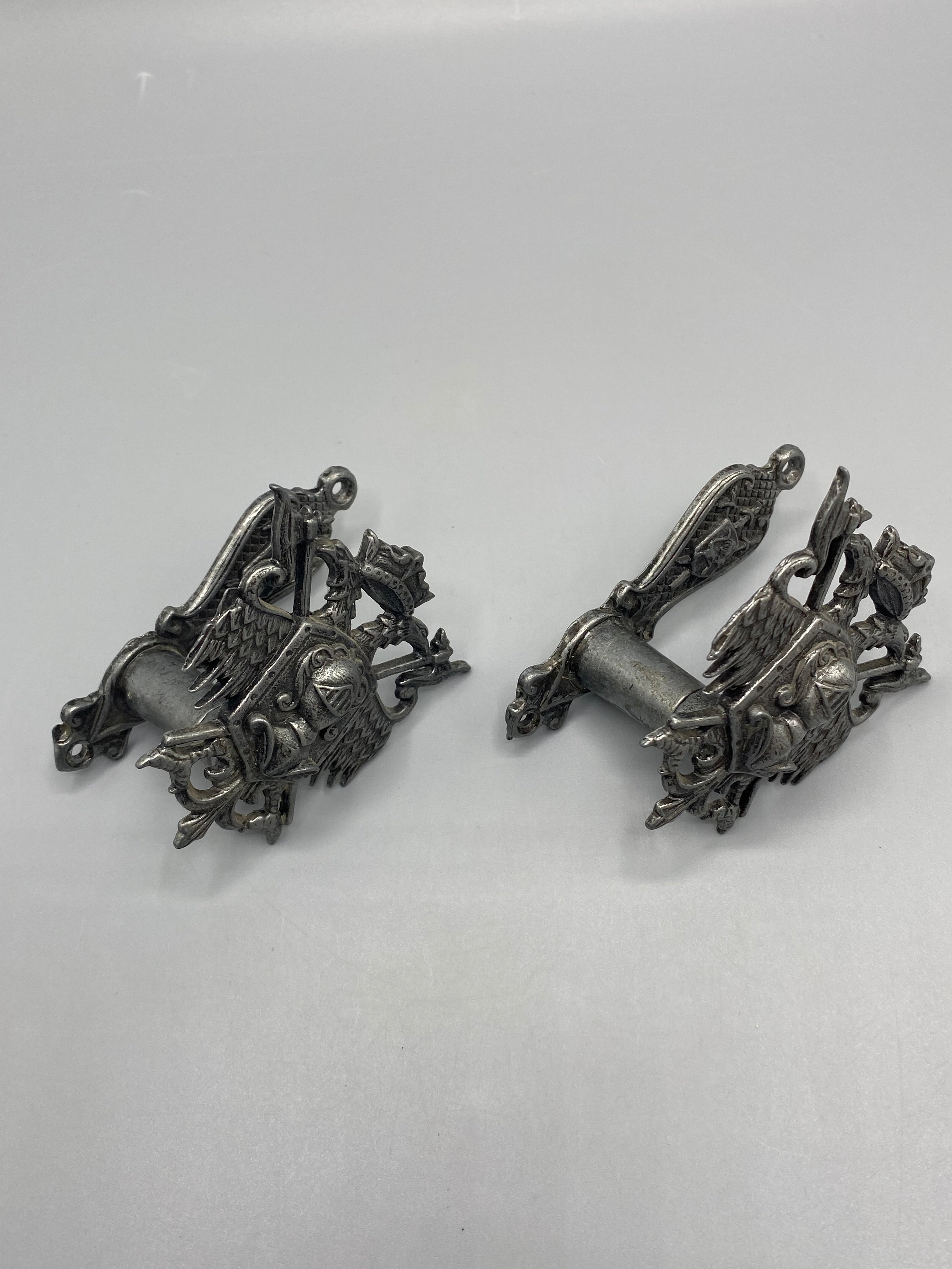 Embrasses rideaux héraldiques – vue ensemble paire face