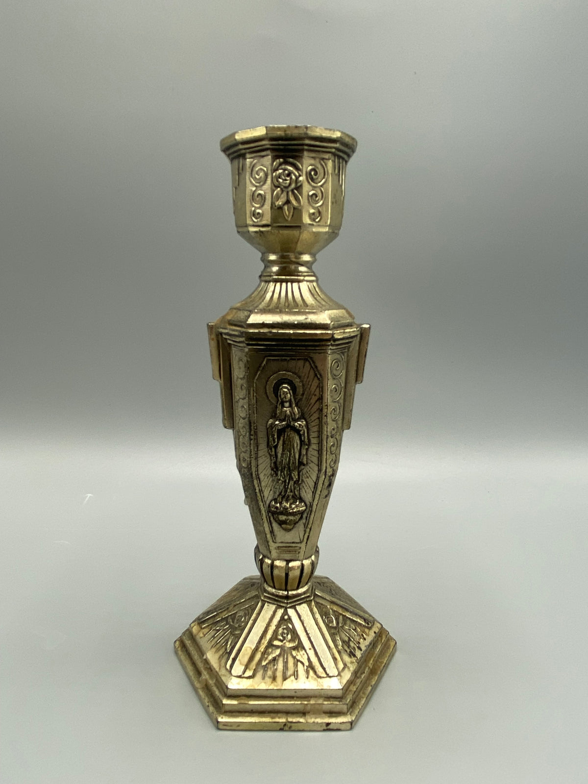 Bougeoir Vierge Miraculeuse – détail Vierge rayons médaillon